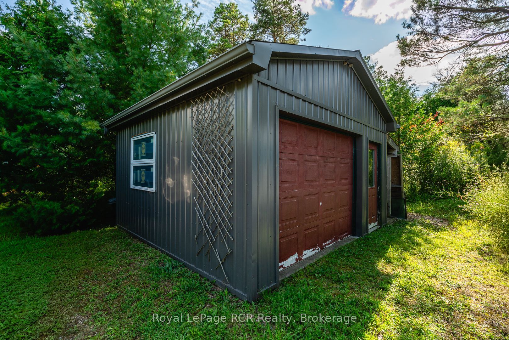 323199 Durham Road E Property Photo 8