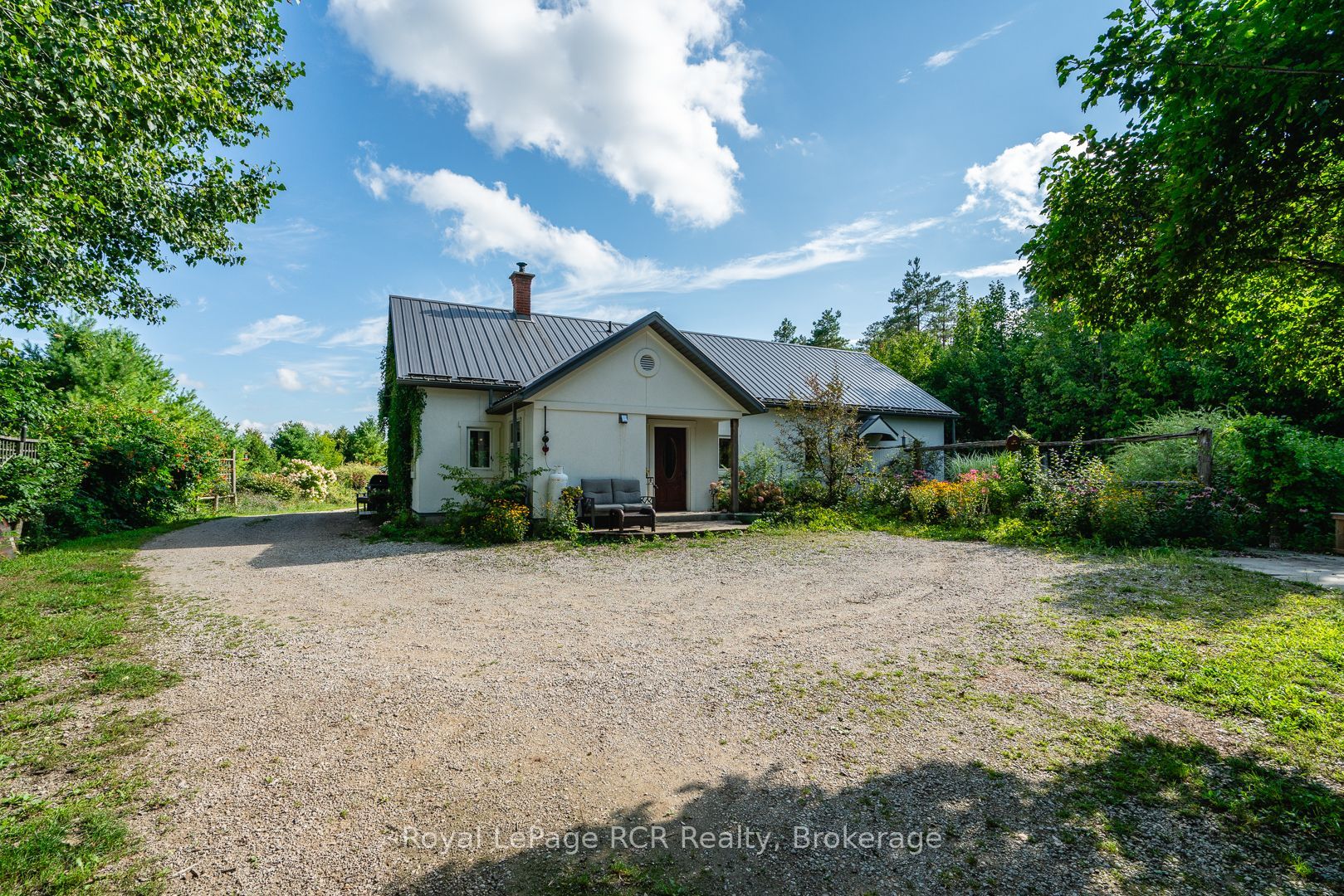 323199 Durham Road E Property Photo 14
