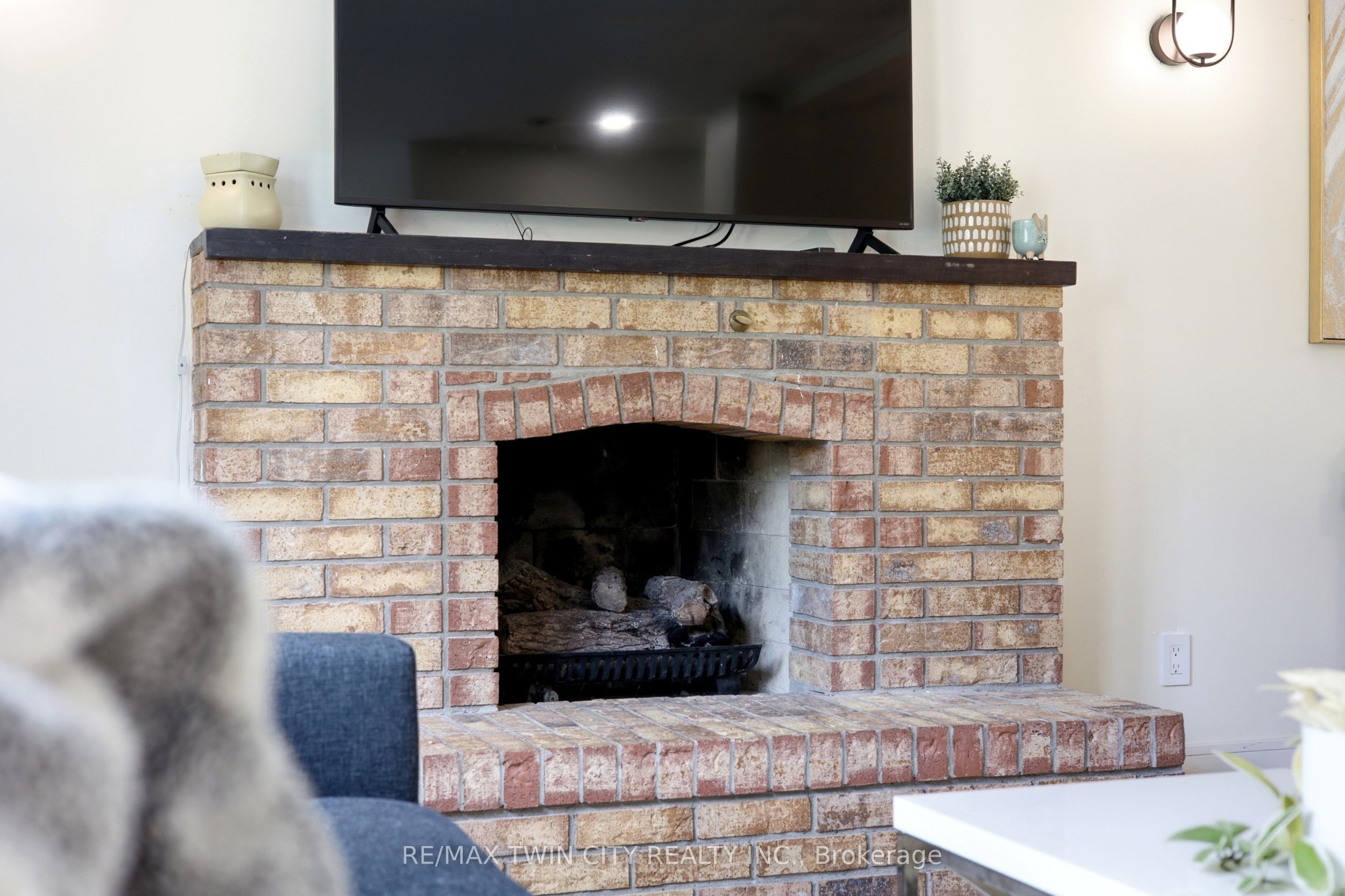 416 Clairbrook Crescent Property Photo 26
