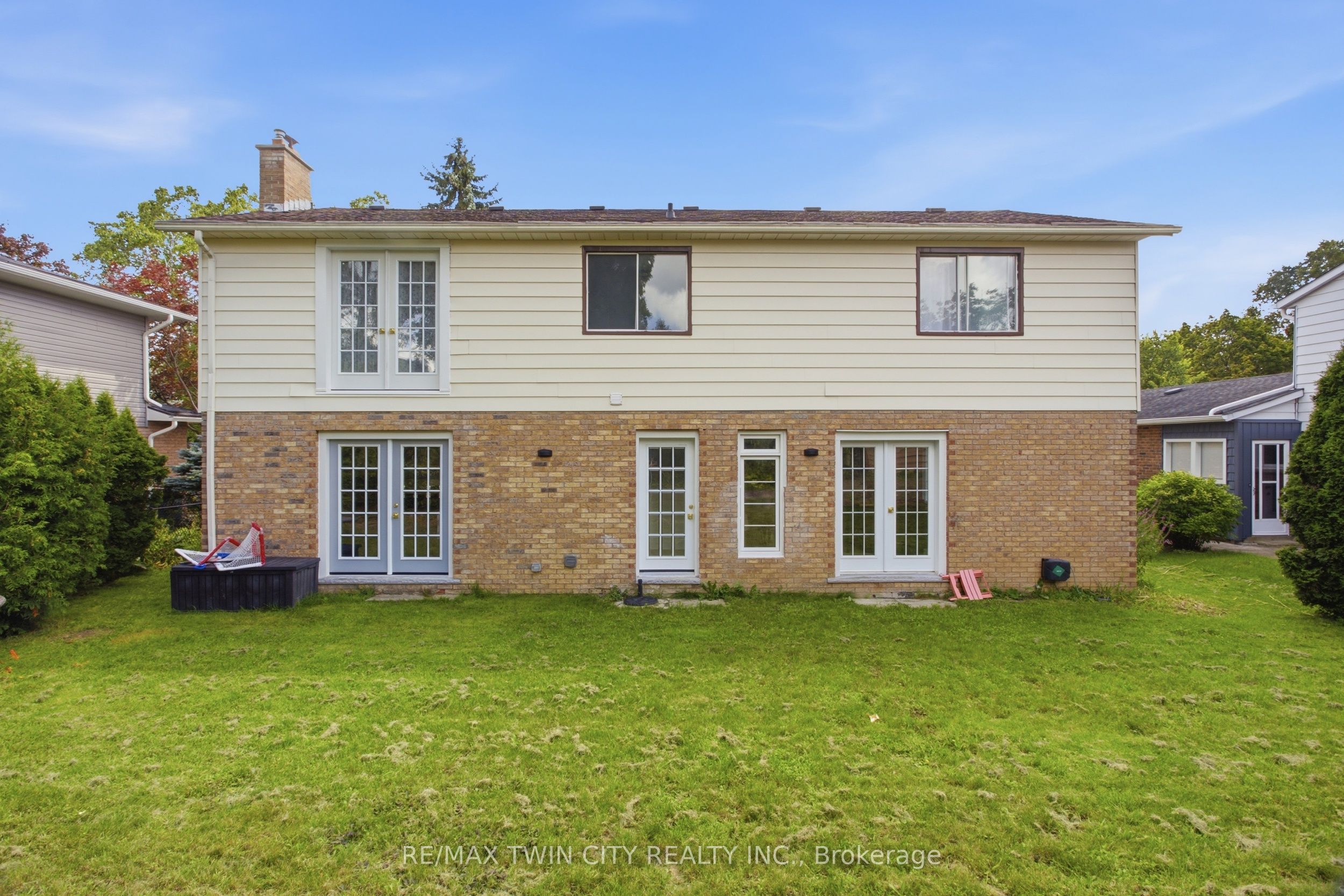 416 Clairbrook Crescent Property Photo 45