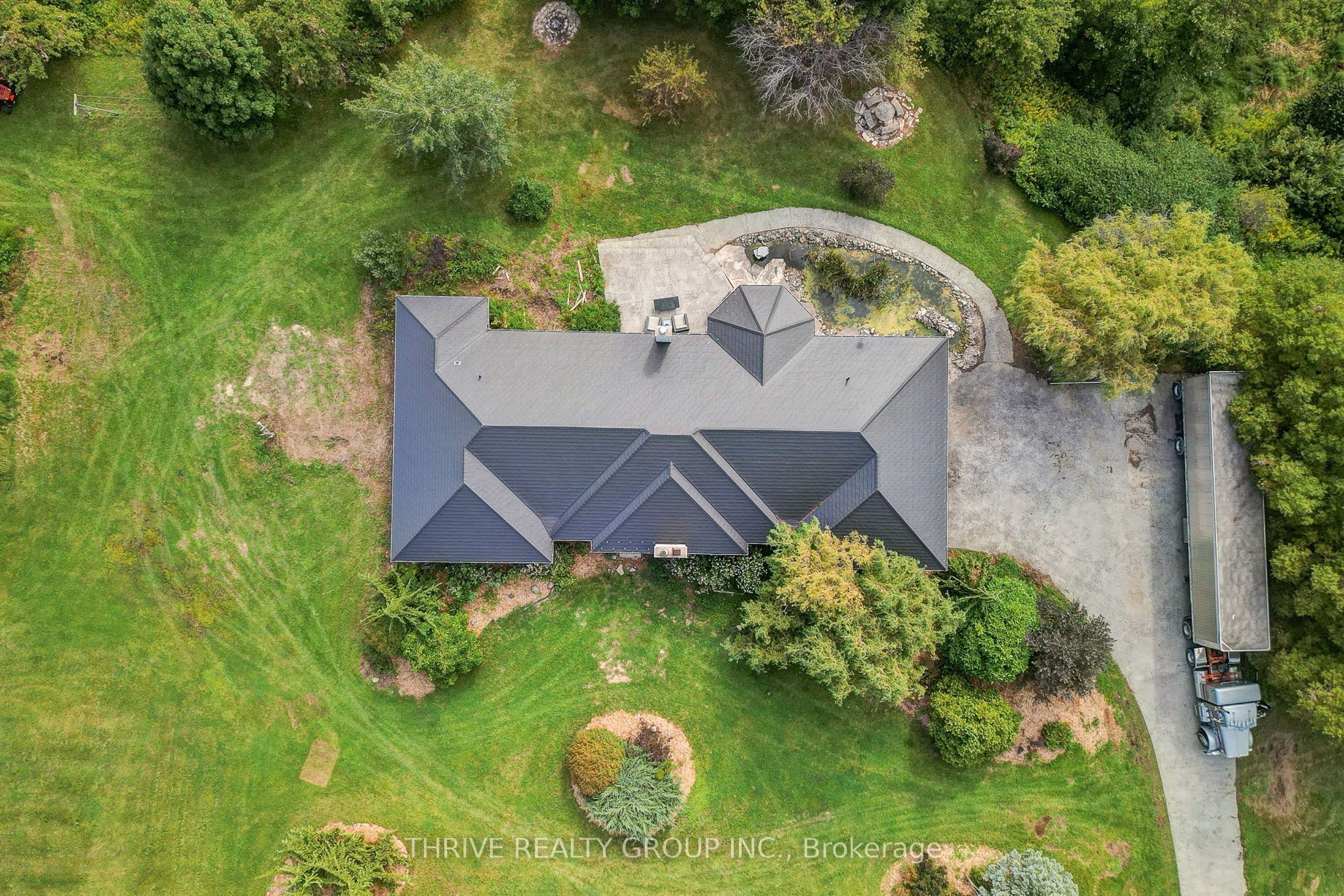 21217 Thames Road Property Photo 6