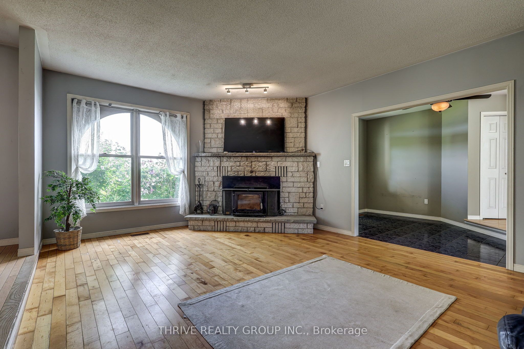 21217 Thames Road Property Photo 17