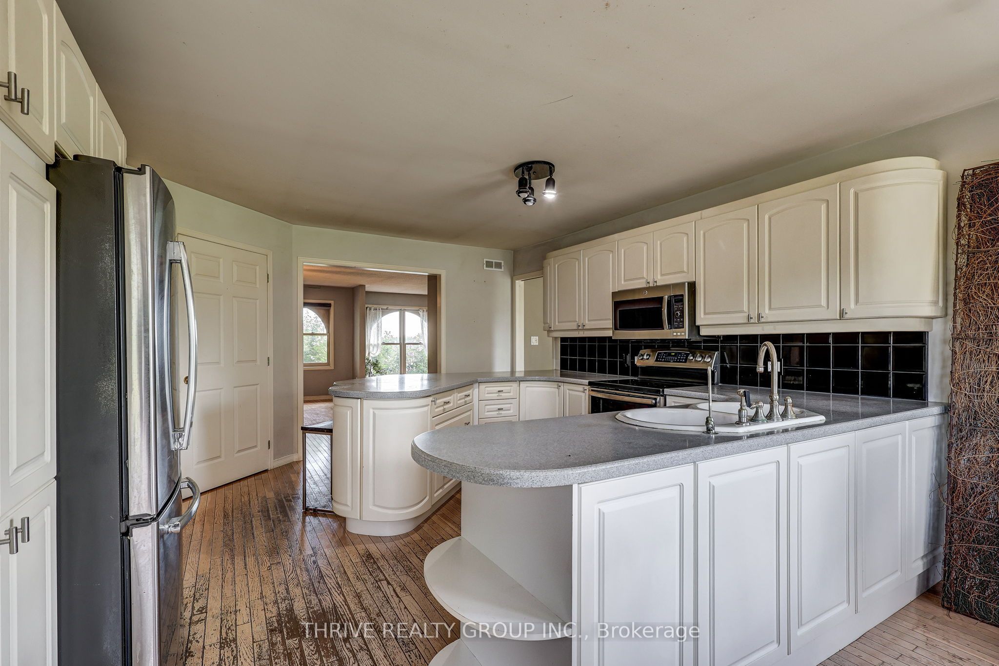 21217 Thames Road Property Photo 24