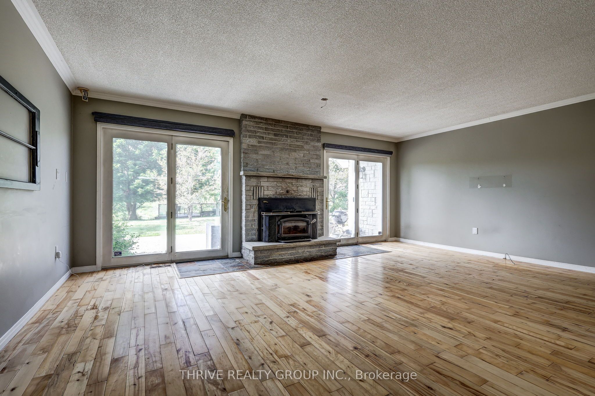 21217 Thames Road Property Photo 25