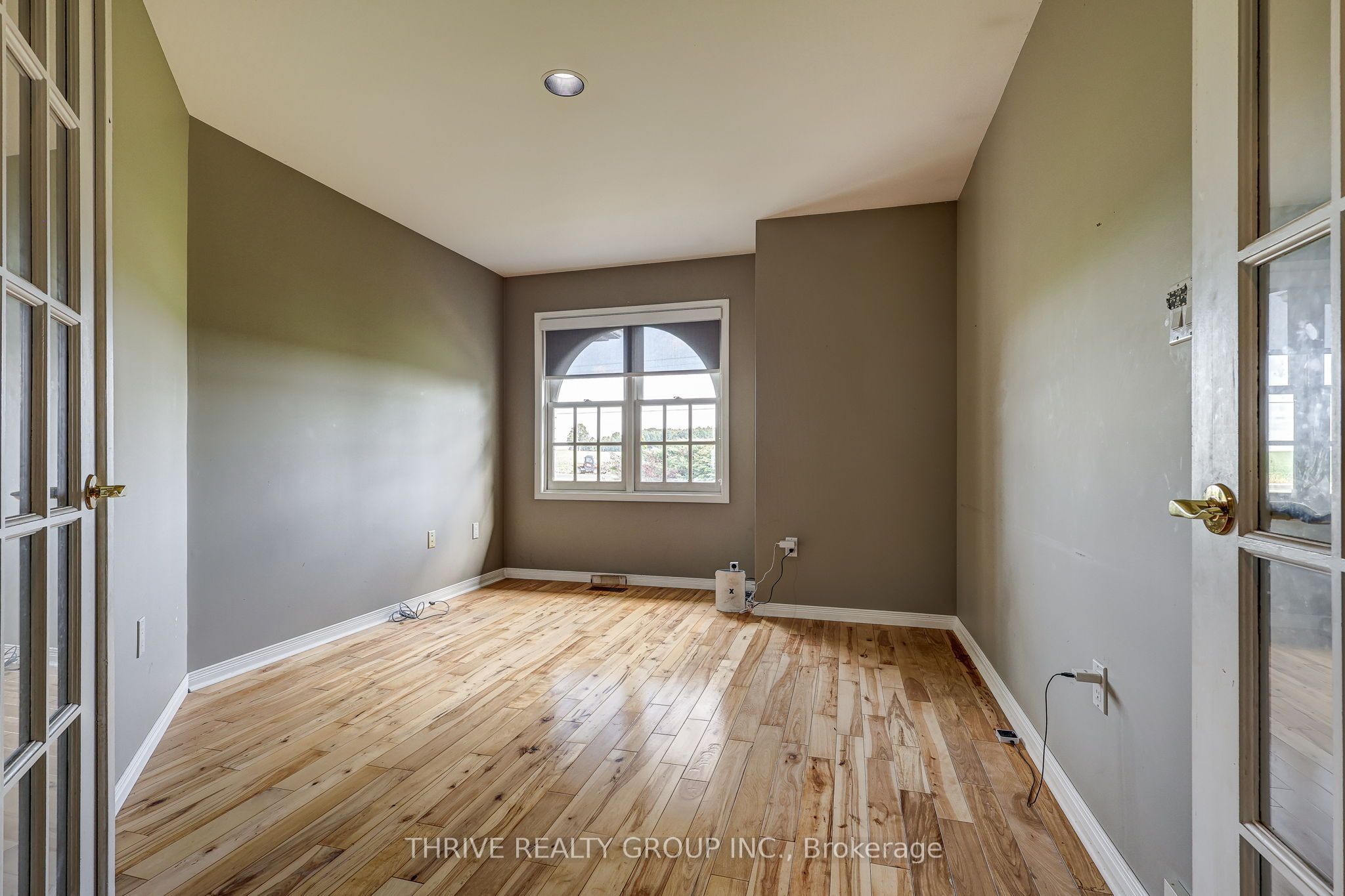 21217 Thames Road Property Photo 27
