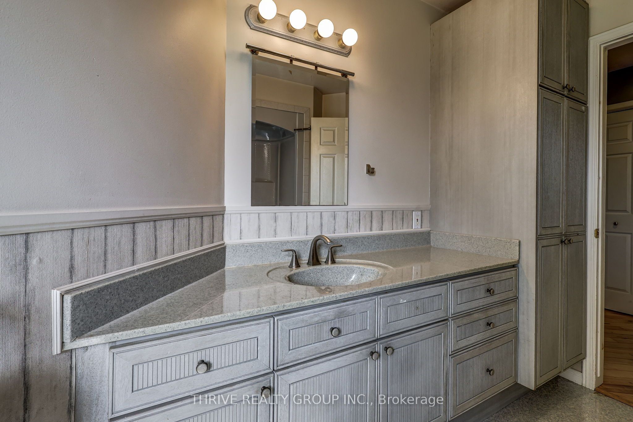21217 Thames Road Property Photo 30