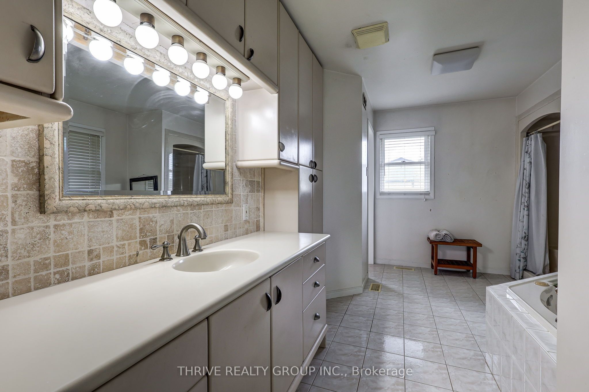 21217 Thames Road Property Photo 35