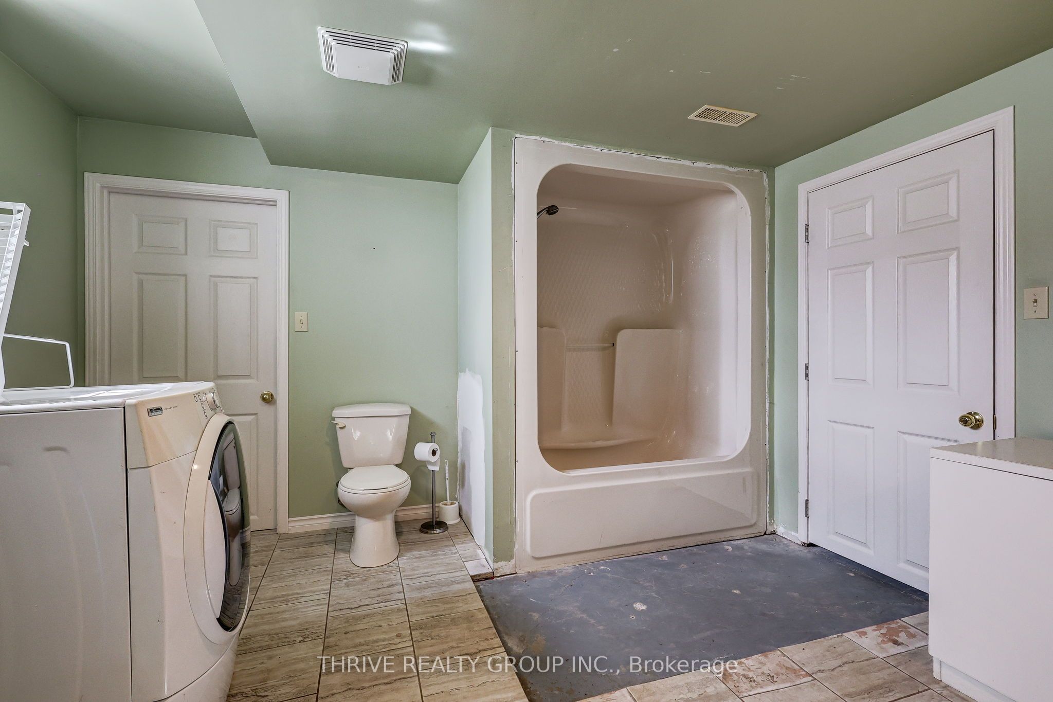 21217 Thames Road Property Photo 47
