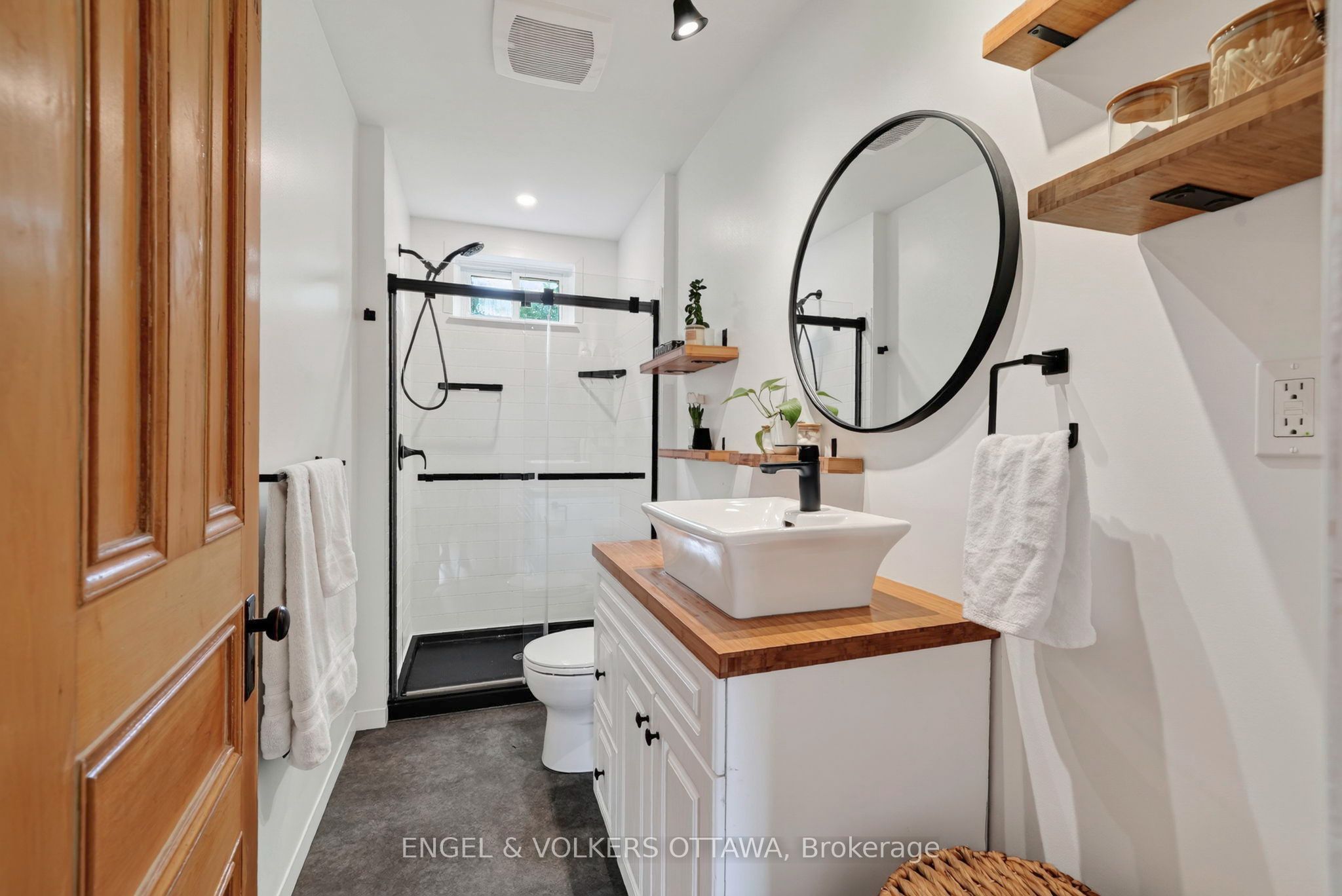 22 Peter Street Property Photo 33