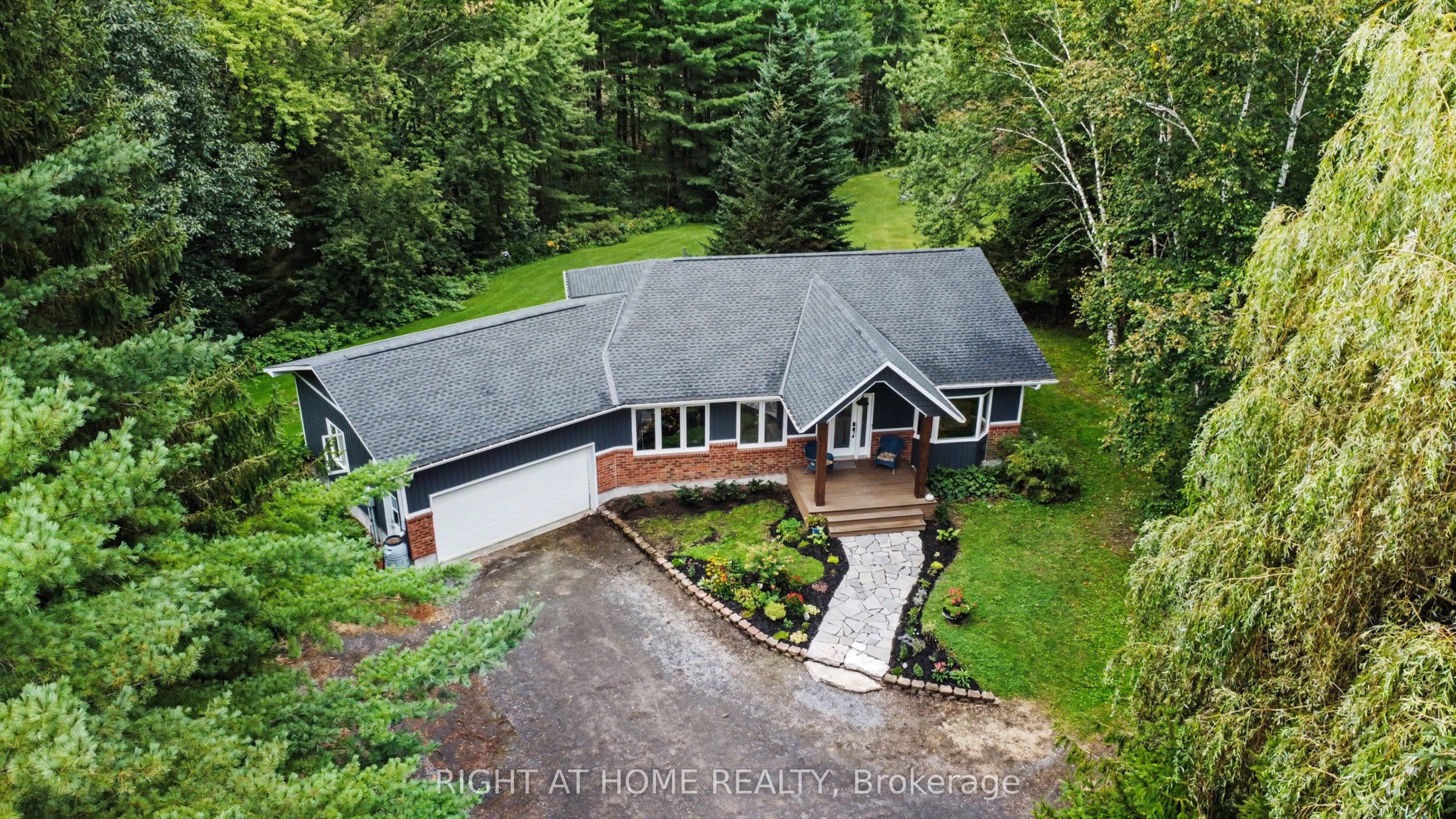 1280 Du Lac Chase Property Photo 2