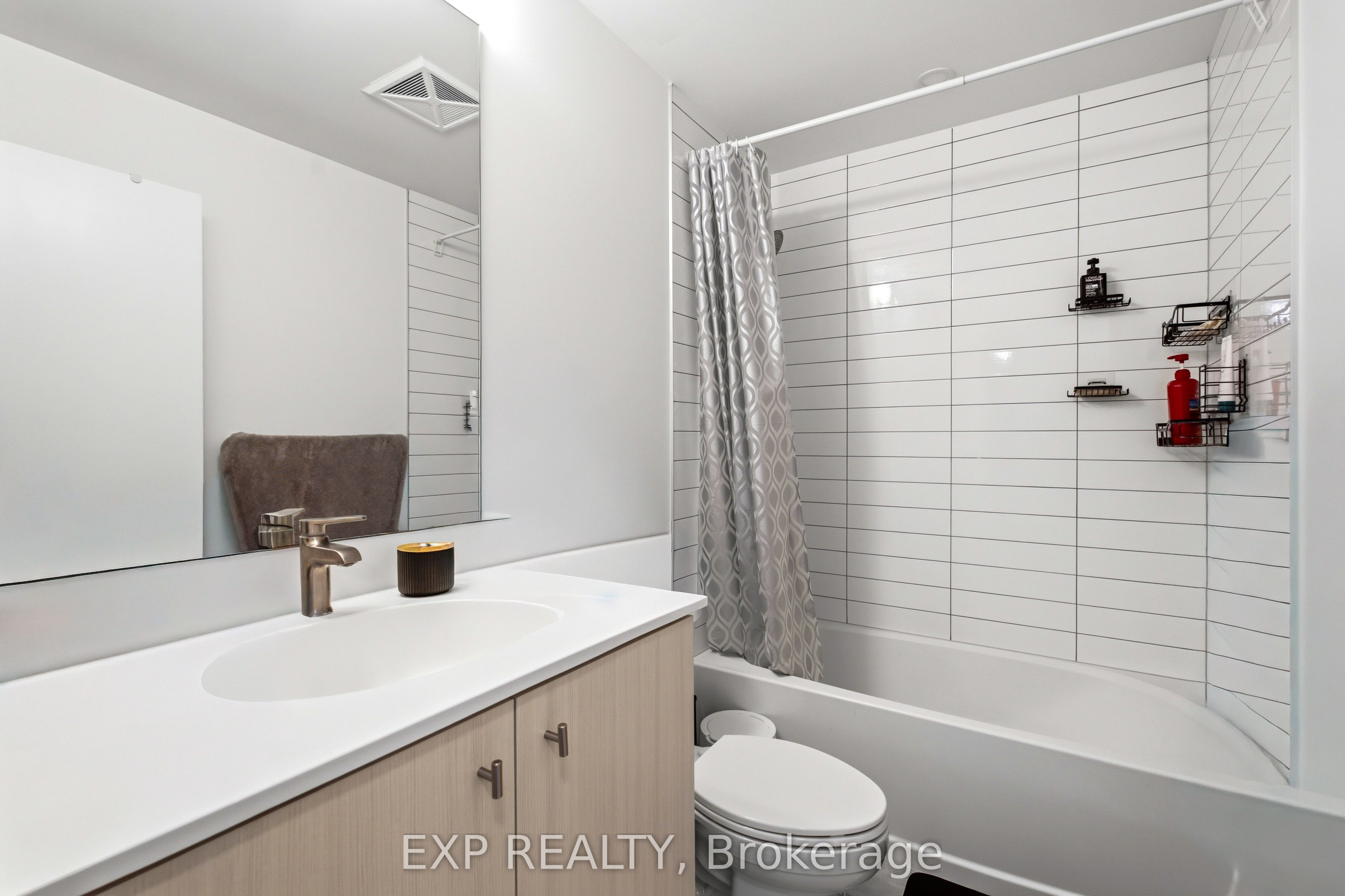 5 Wellington Street S 1011 Property Photo 10