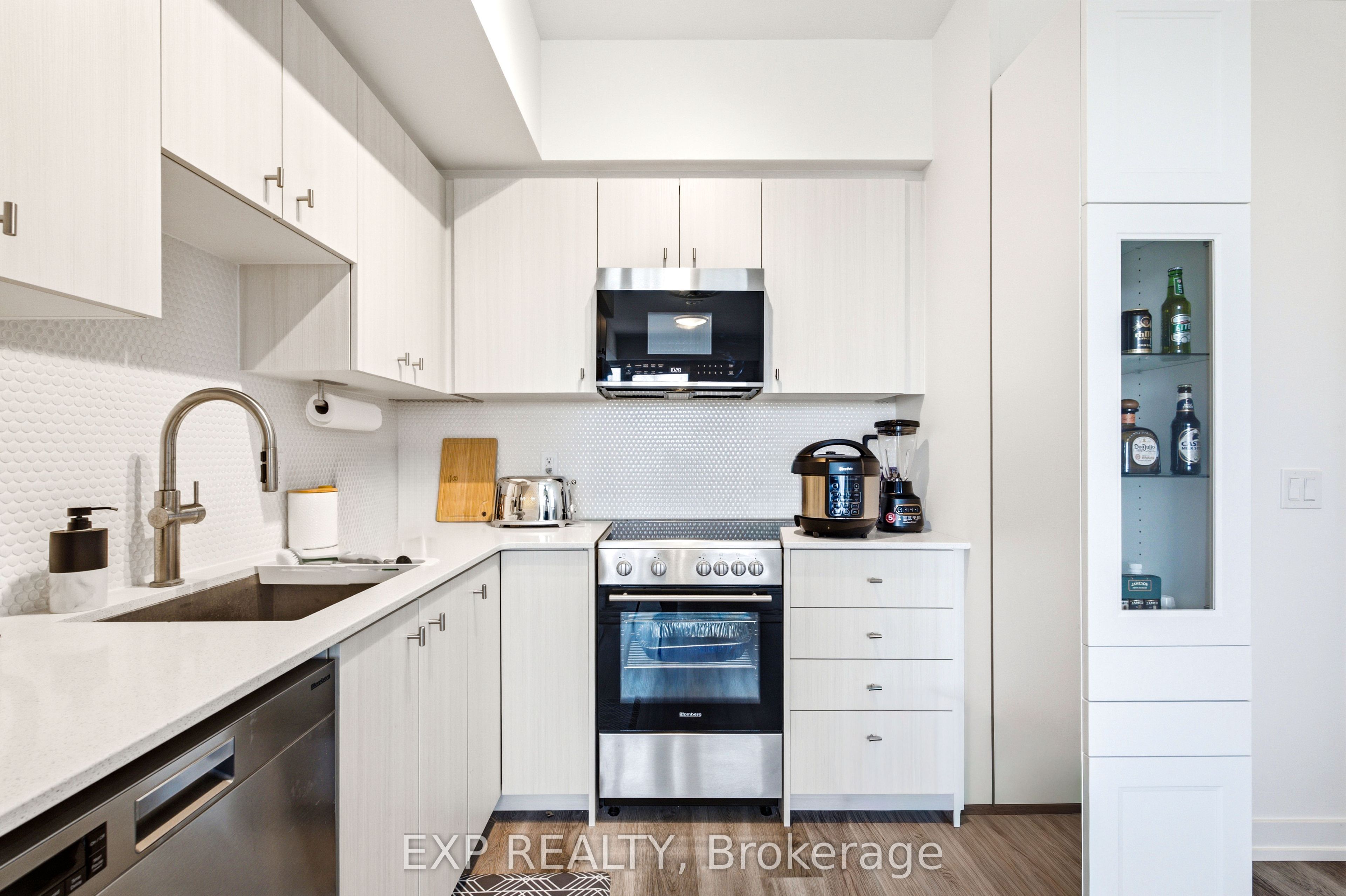 5 Wellington Street S 1011 Property Photo 13