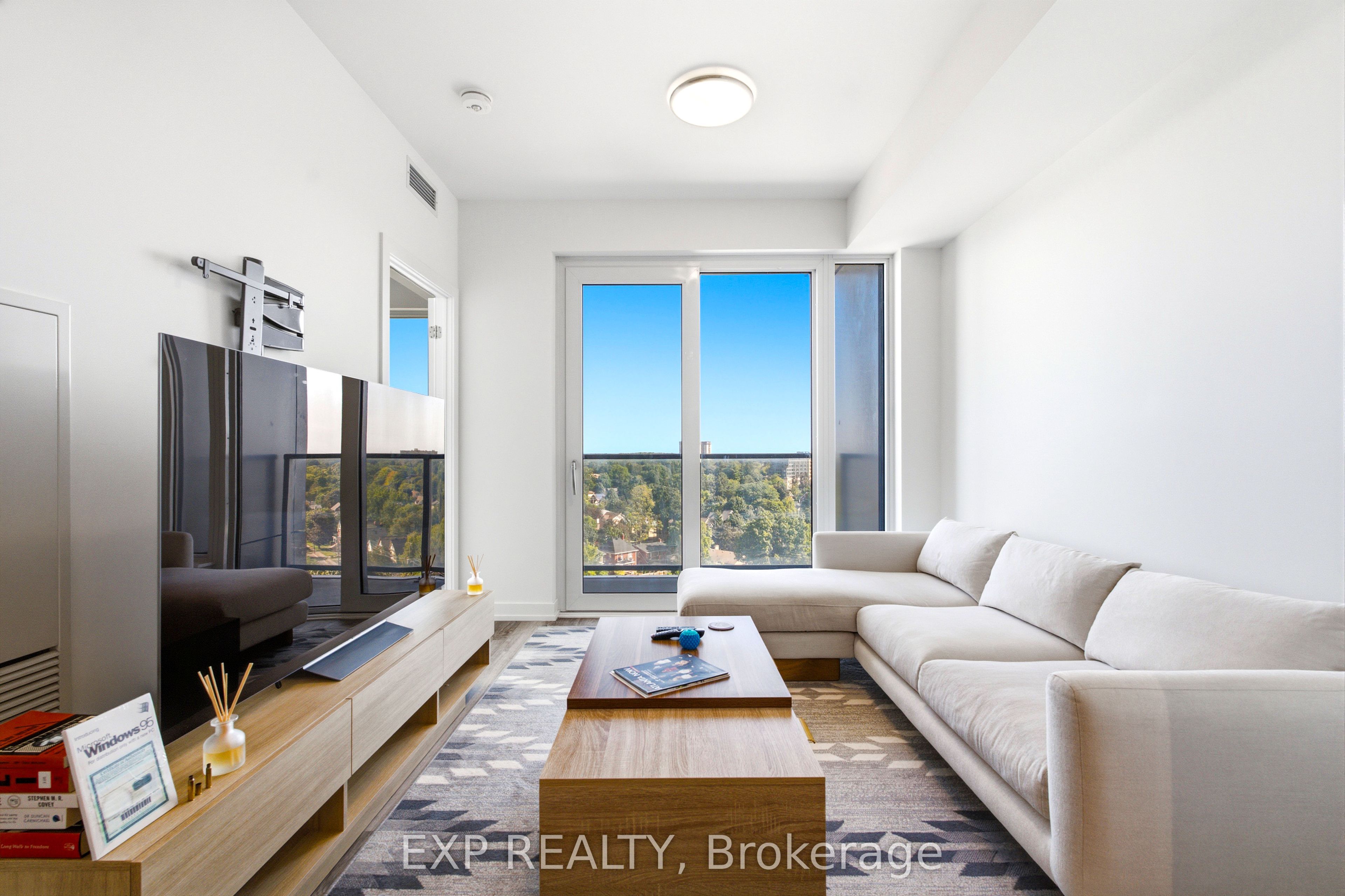 5 Wellington Street S 1011 Property Photo 14