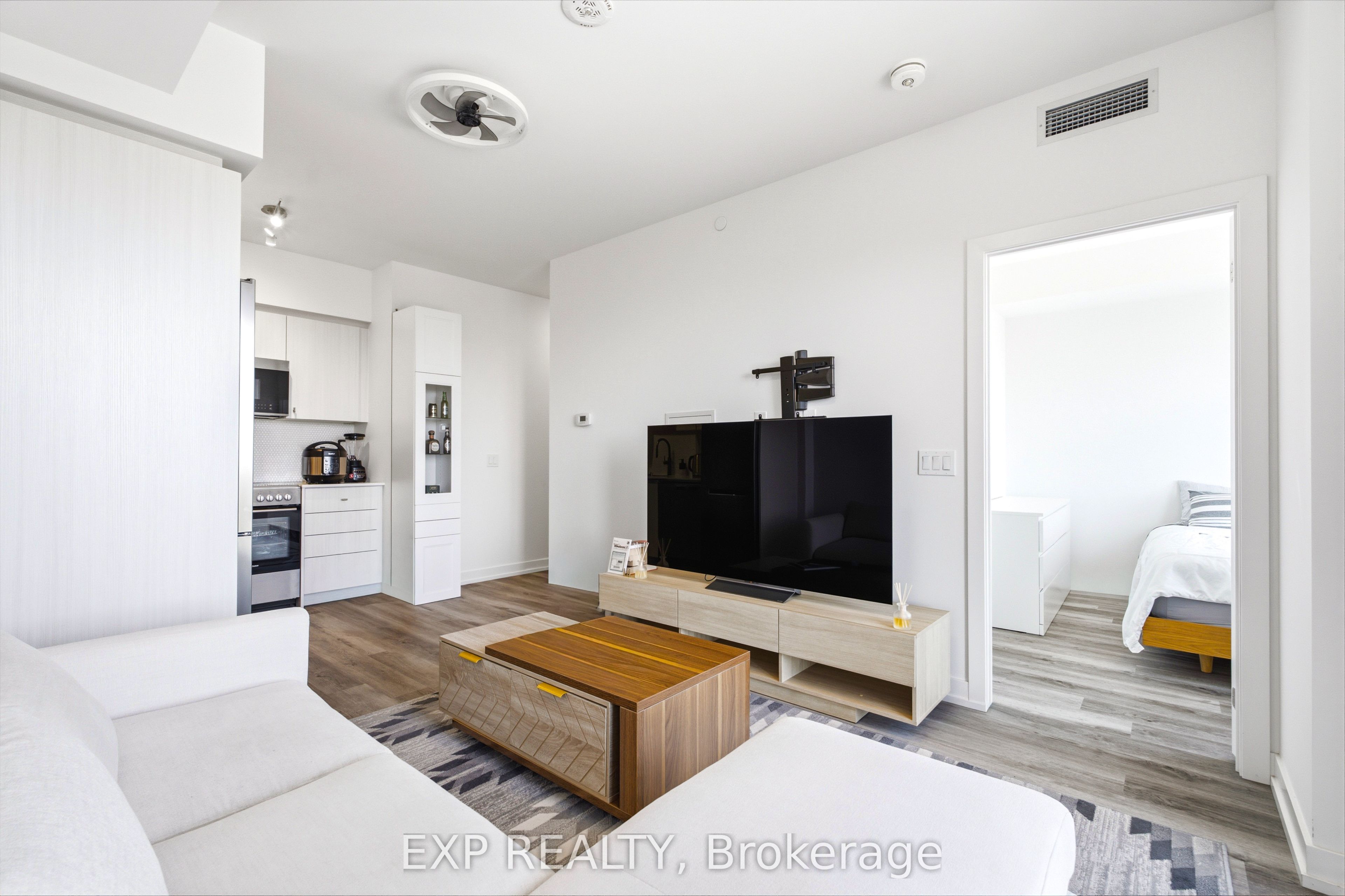 5 Wellington Street S 1011 Property Photo 17