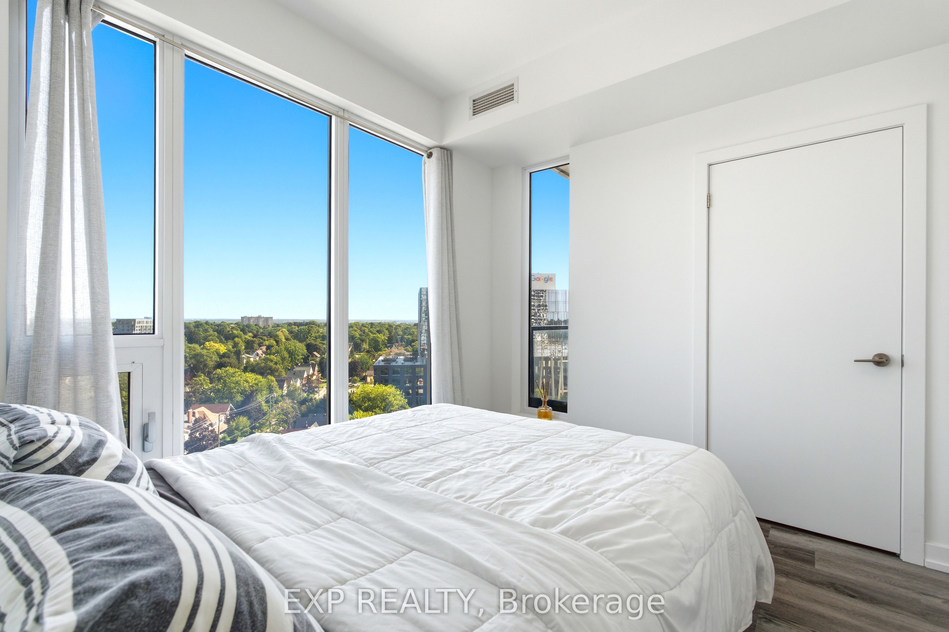 5 Wellington Street S 1011 Property Photo 19