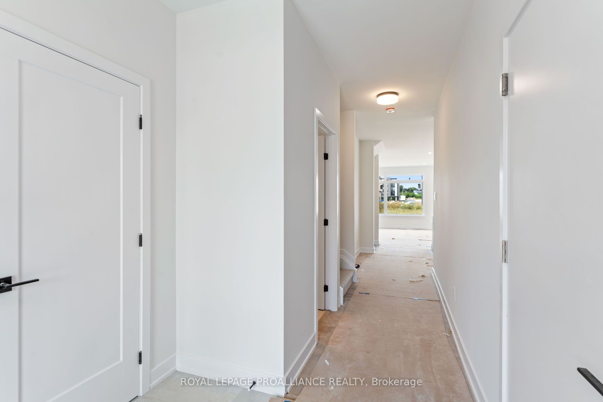 1028 Moore Street Property Photo 5