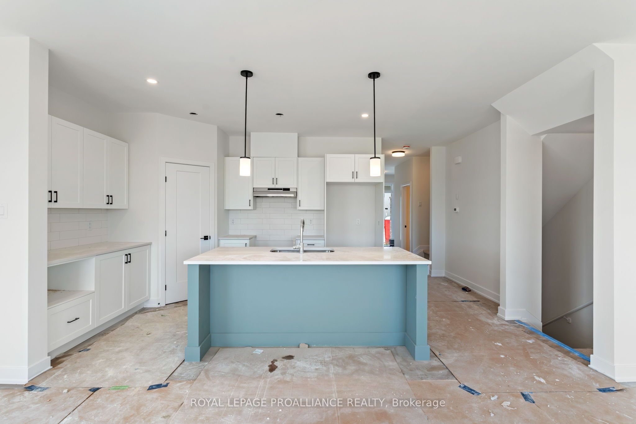 1028 Moore Street Property Photo 8