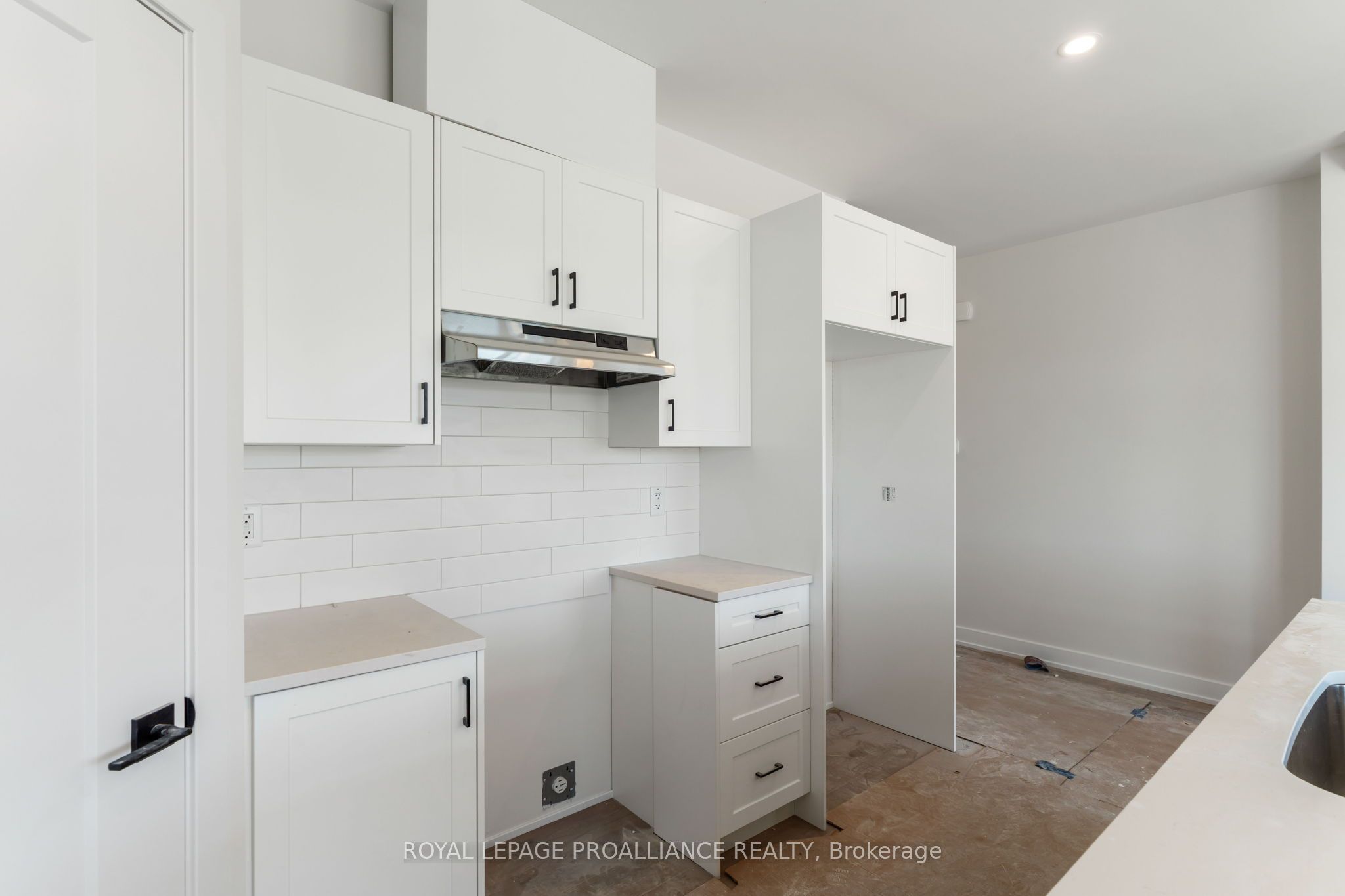 1028 Moore Street Property Photo 11
