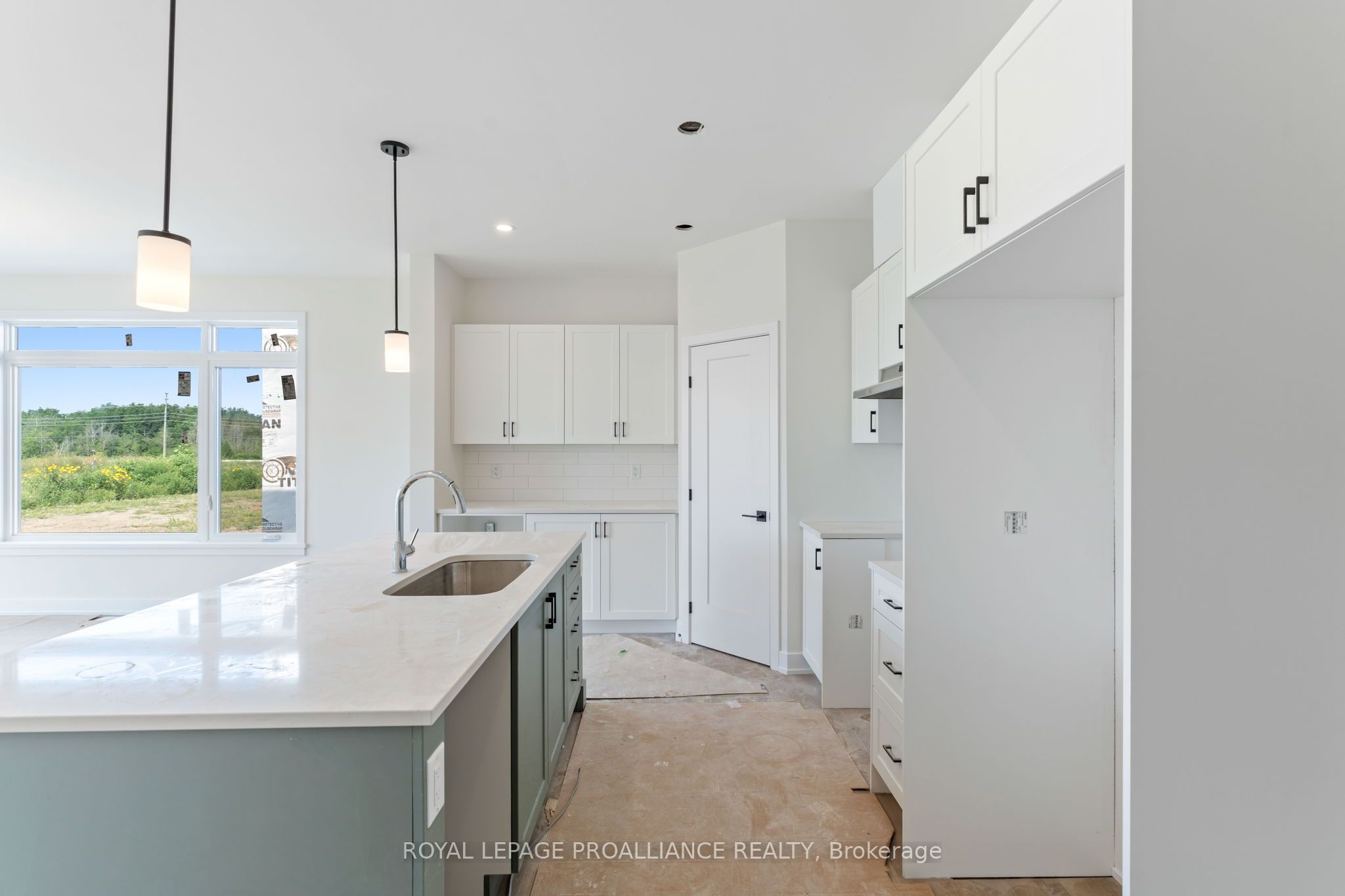 1028 Moore Street Property Photo 14