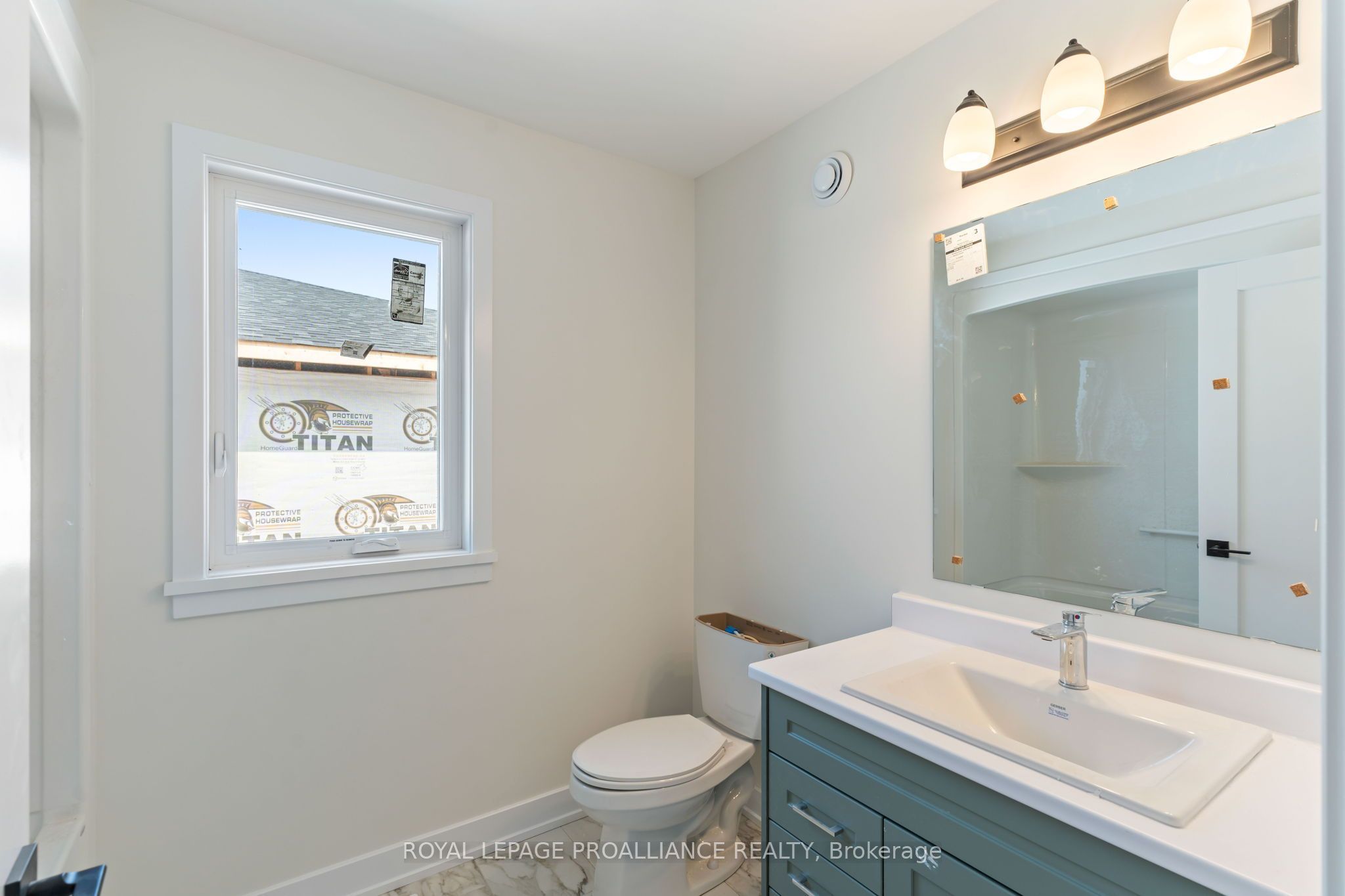 1028 Moore Street Property Photo 31