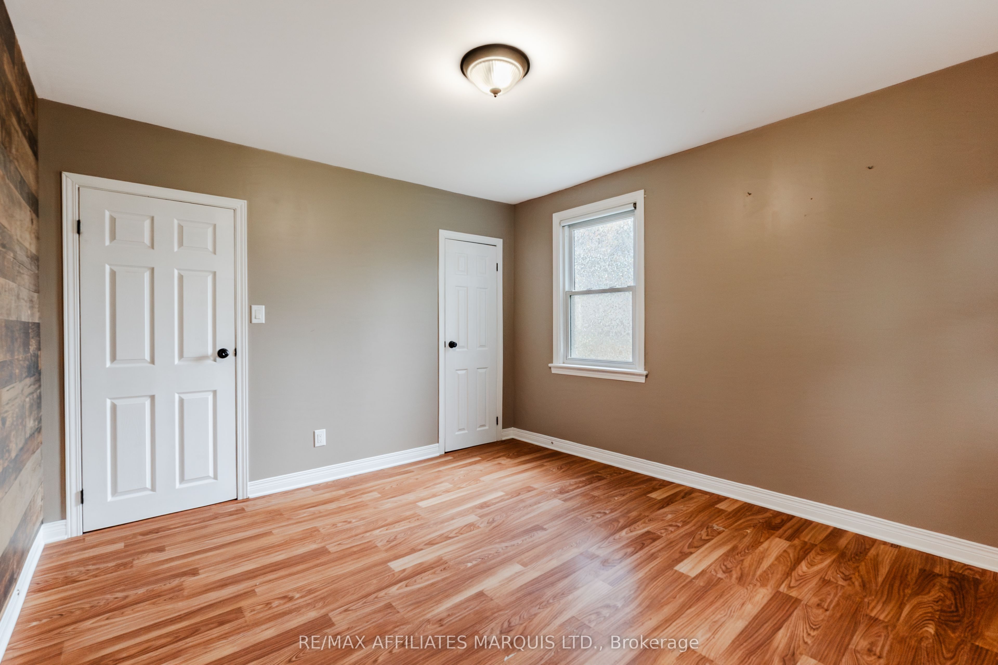 16 Front Street Property Photo 16