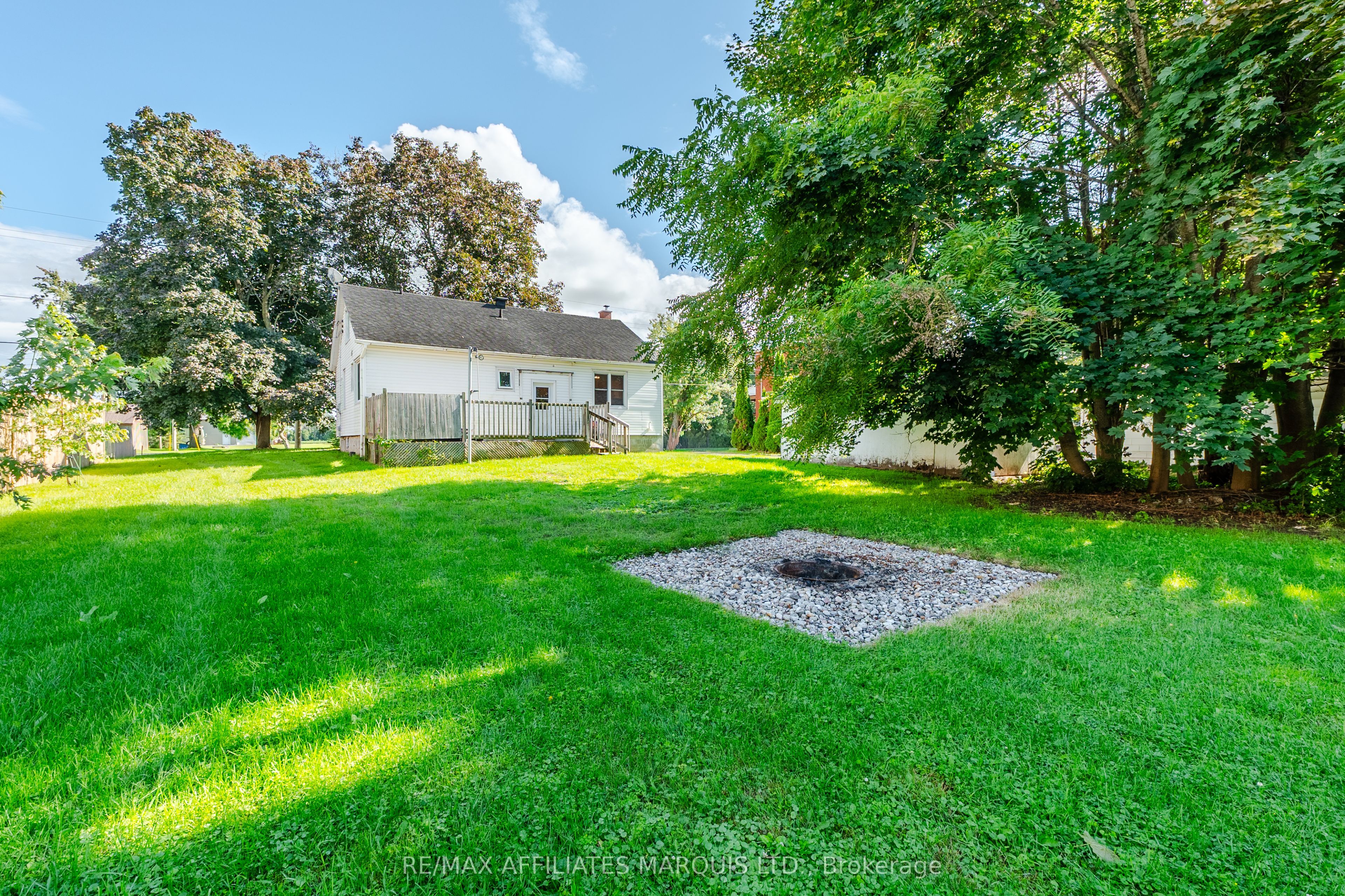 16 Front Street Property Photo 37