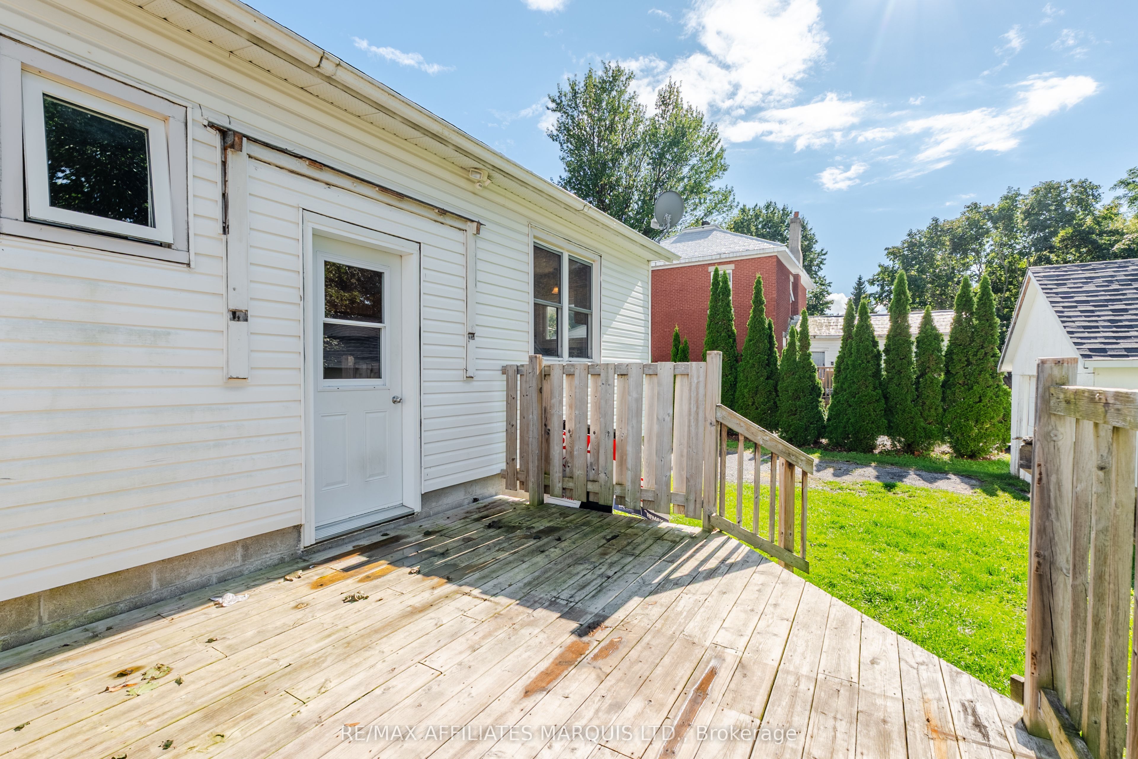 16 Front Street Property Photo 41
