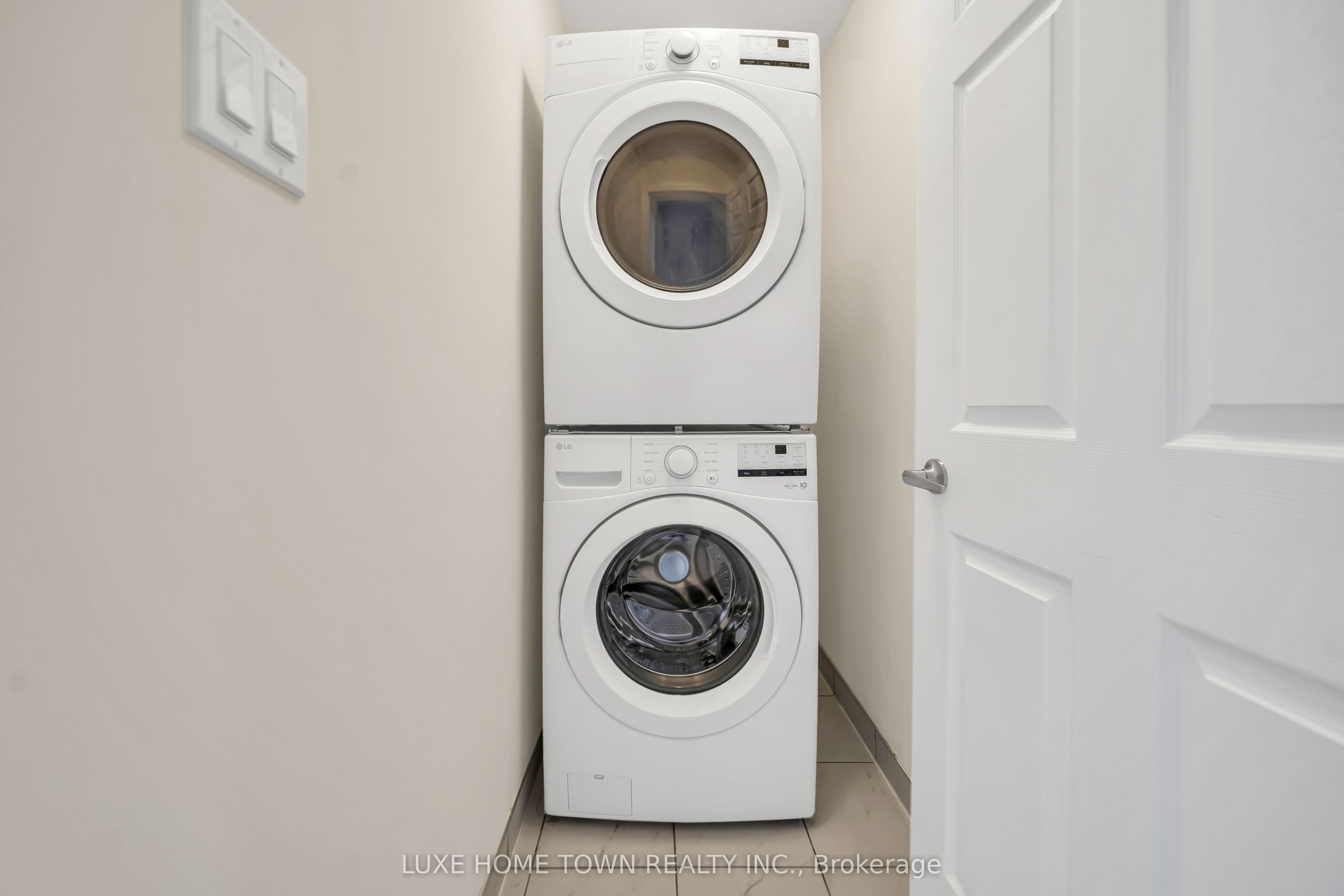 82 Prest Way Property Photo 25