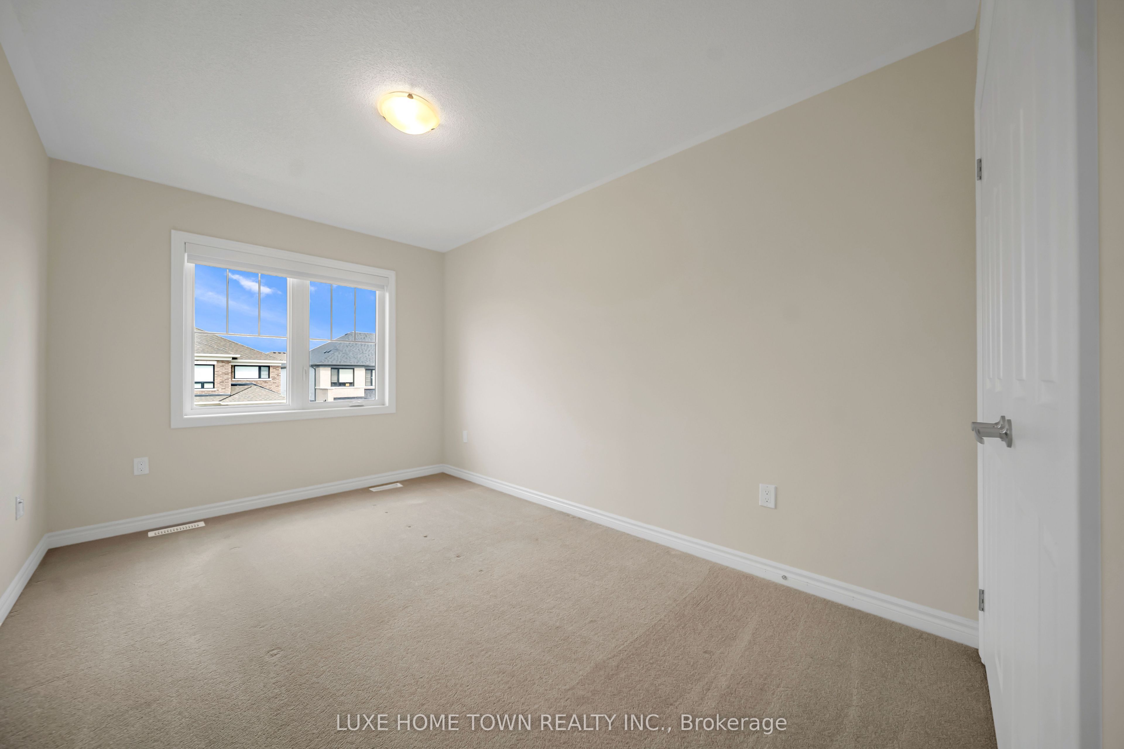82 Prest Way Property Photo 28