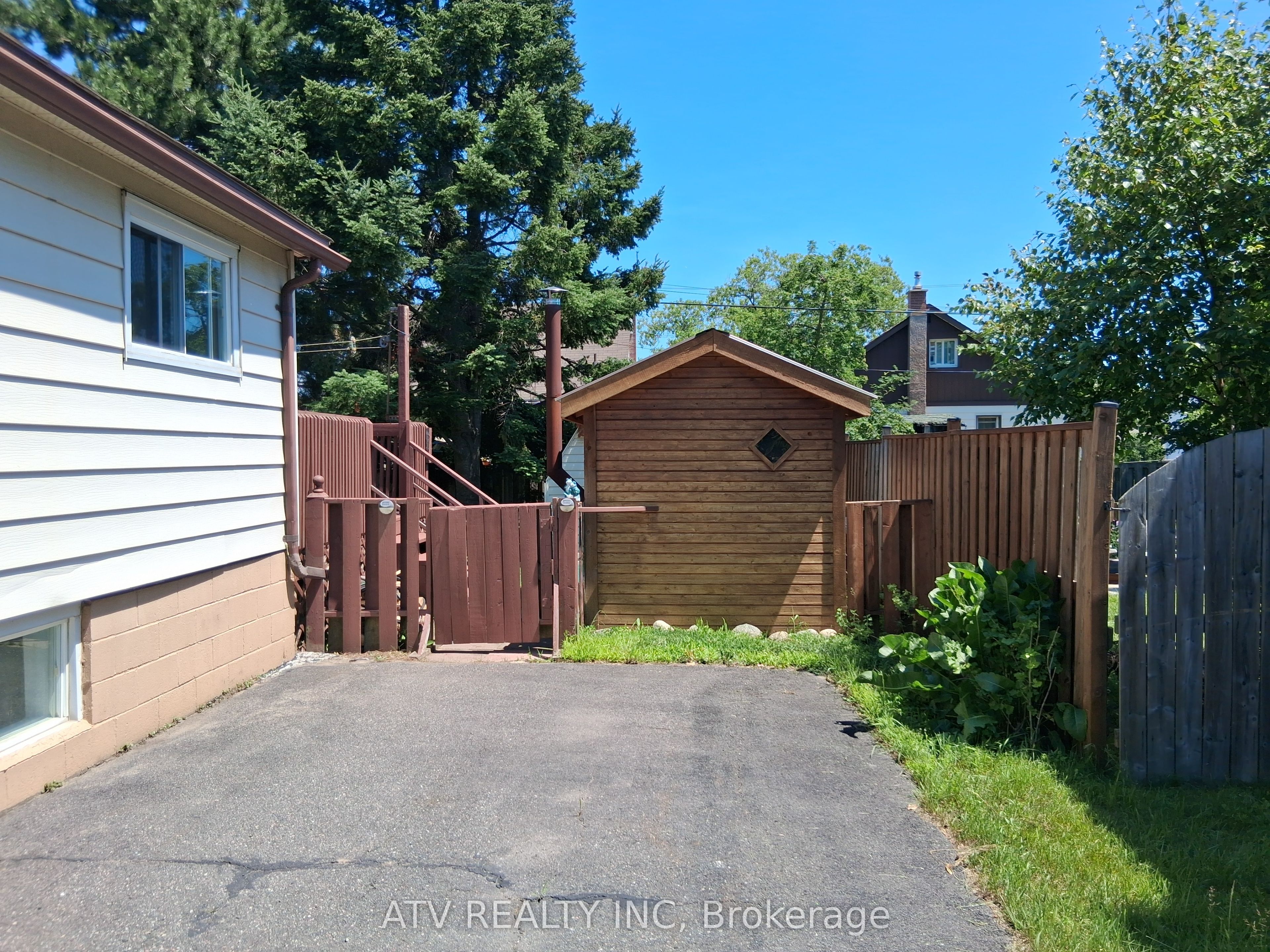 54 First Avenue Property Photo 2