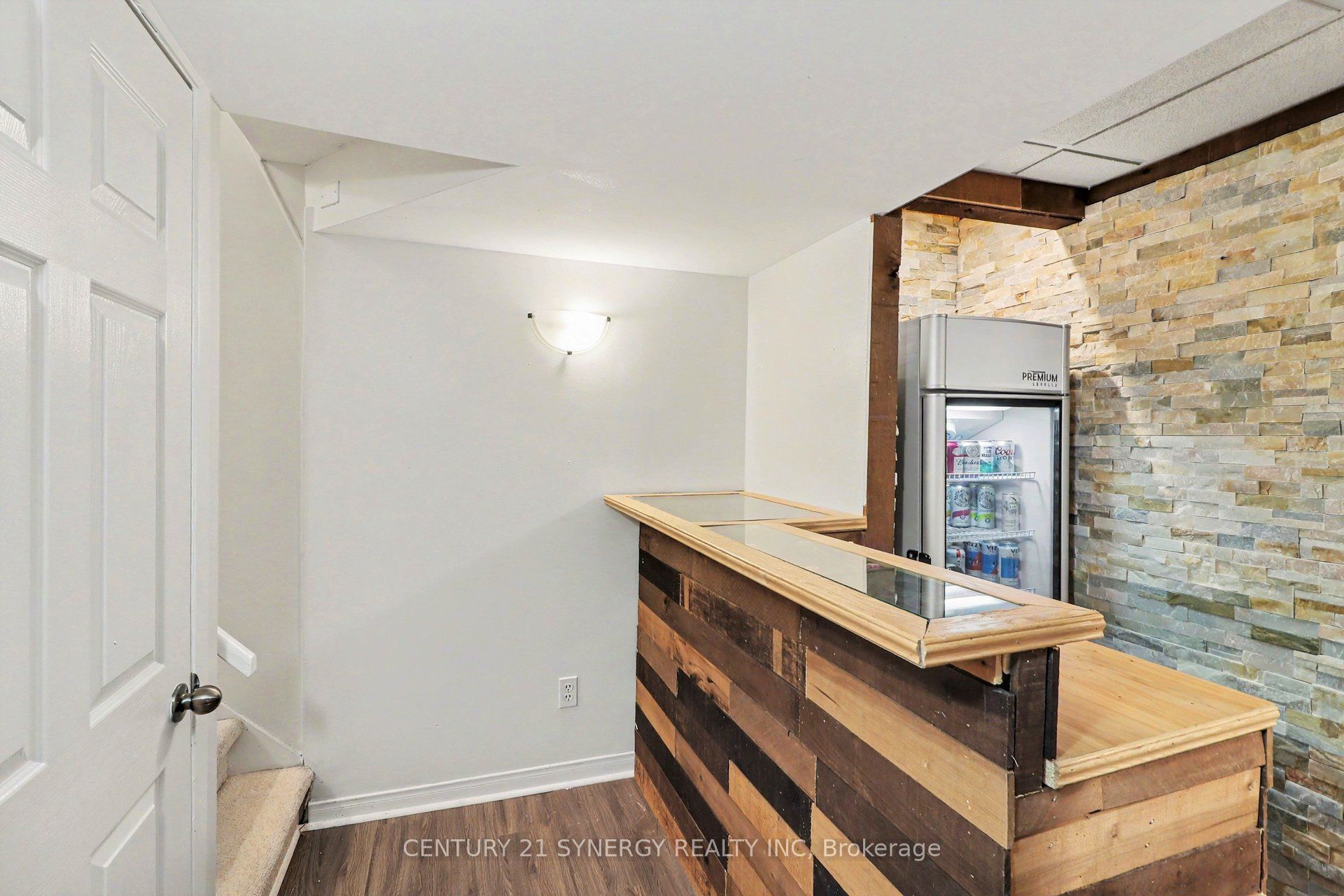1503 Roberval Avenue Property Photo 24