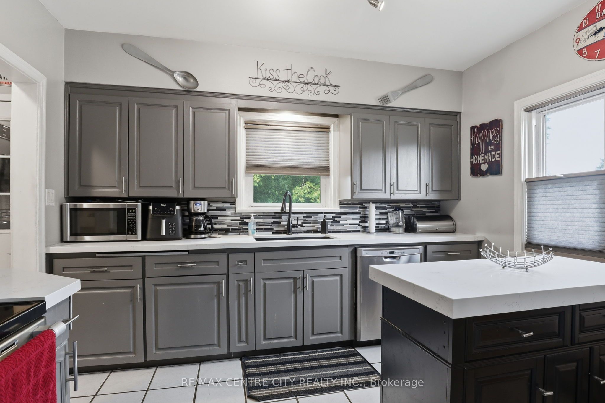 438 Forest Lawn Avenue Property Photo 11