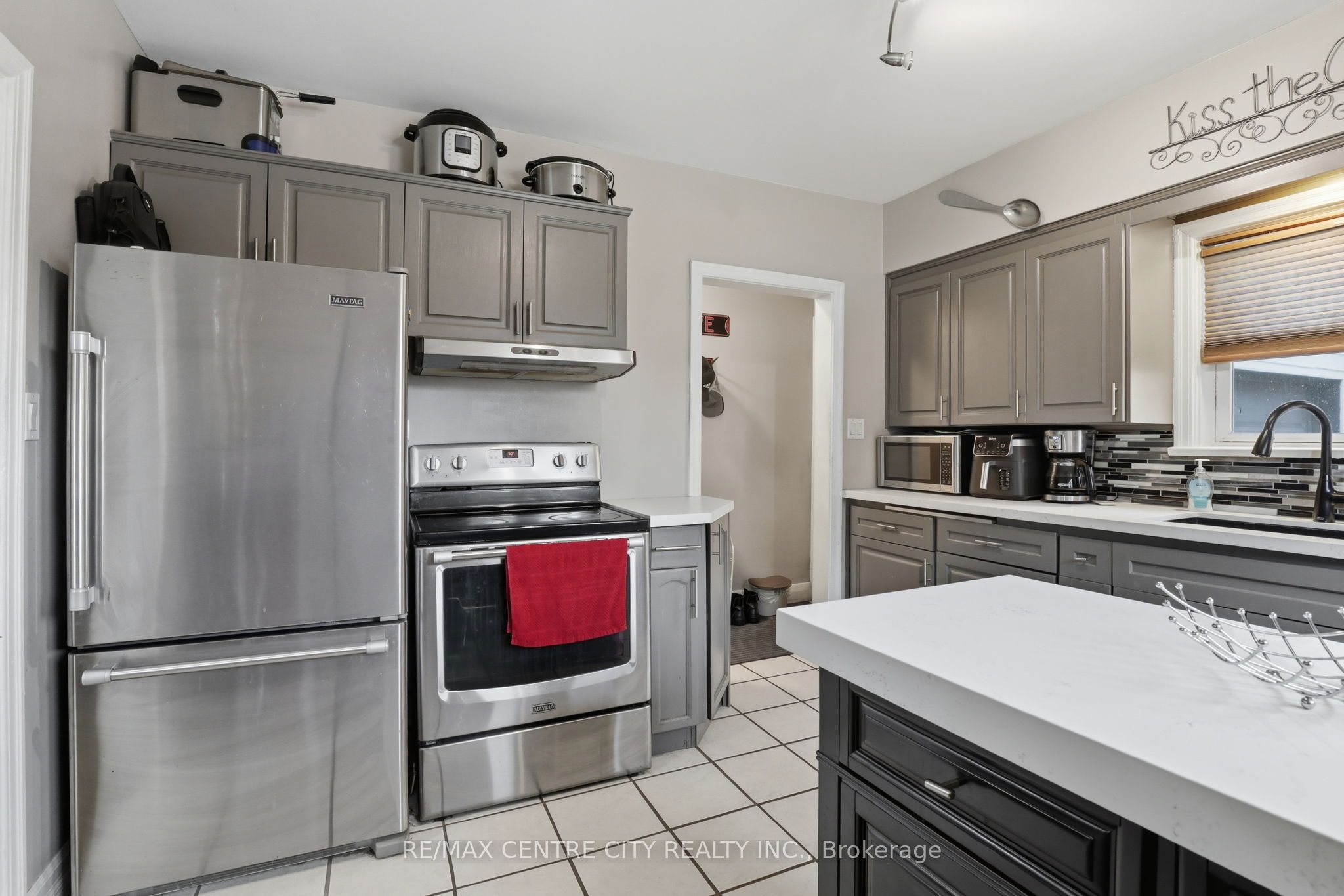 438 Forest Lawn Avenue Property Photo 14