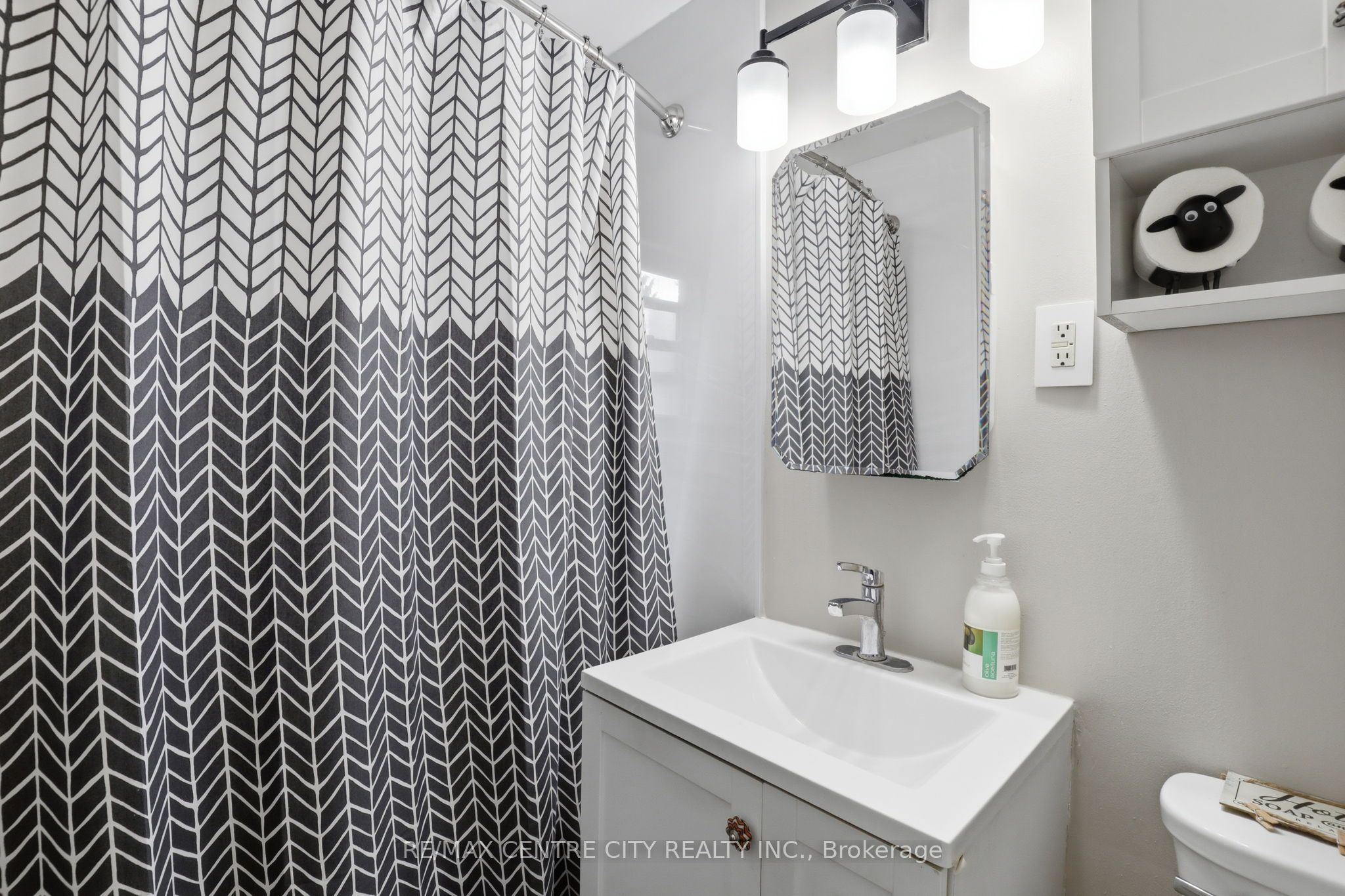438 Forest Lawn Avenue Property Photo 19