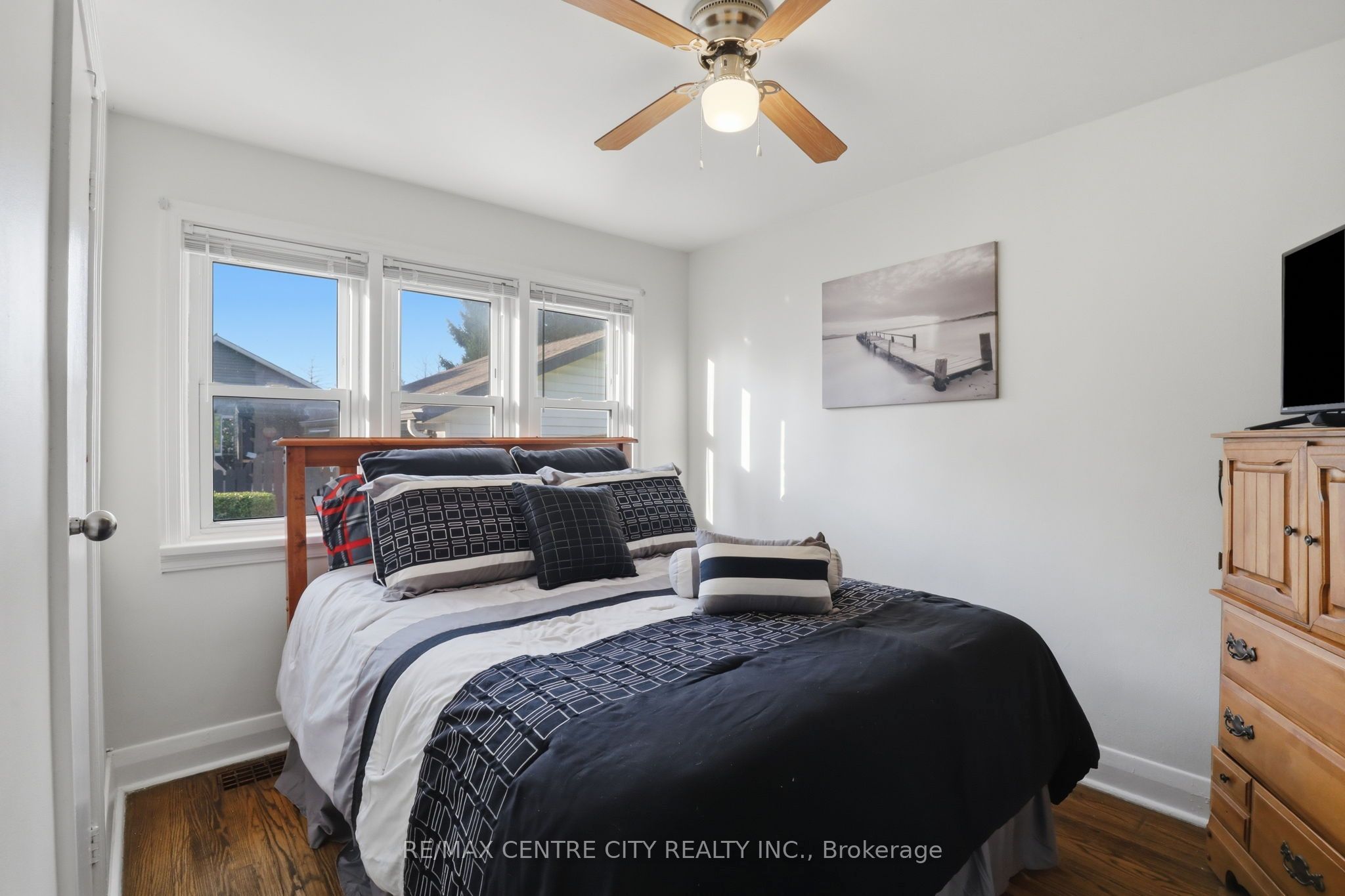 438 Forest Lawn Avenue Property Photo 21