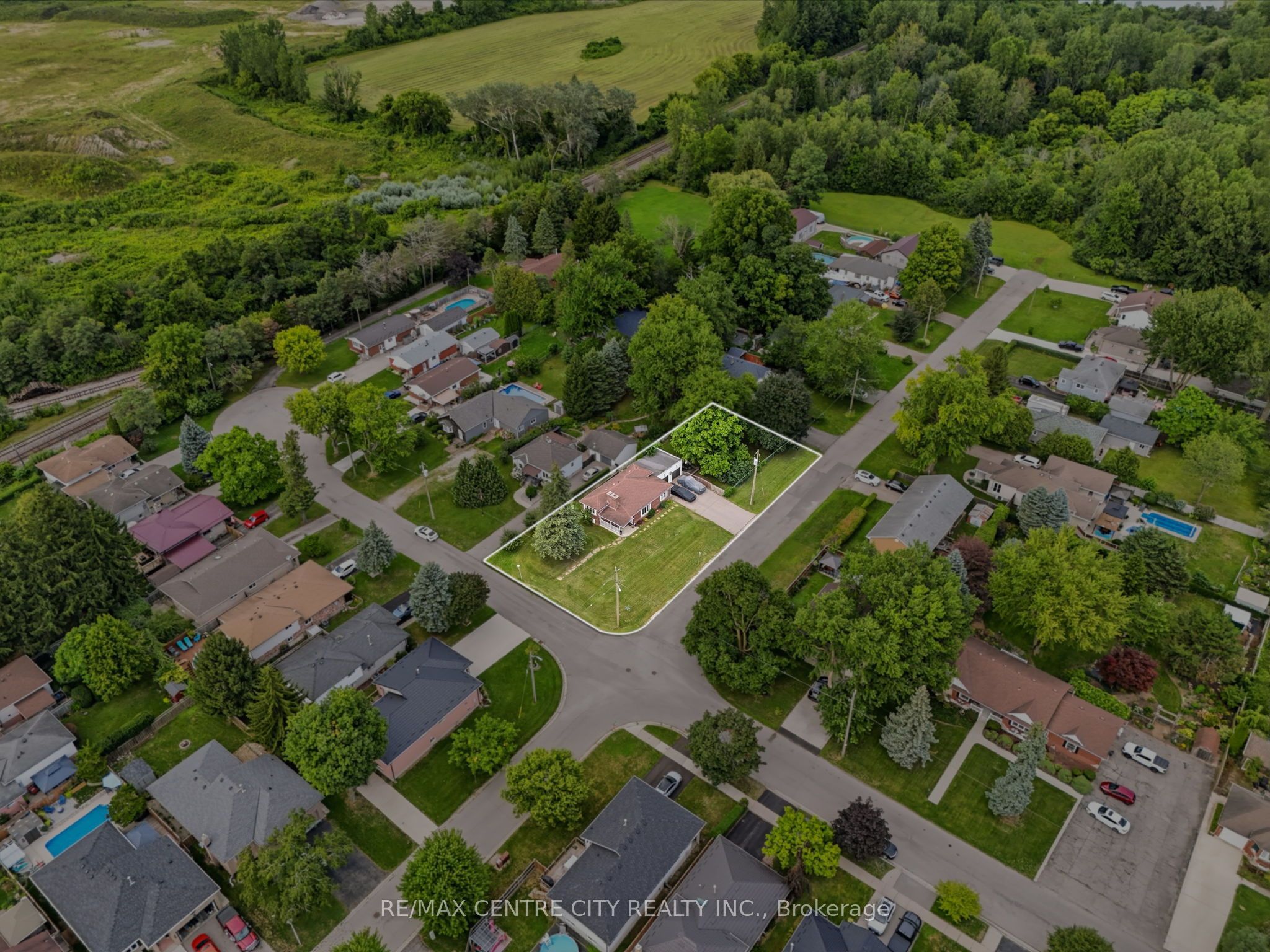 438 Forest Lawn Avenue Property Photo 45