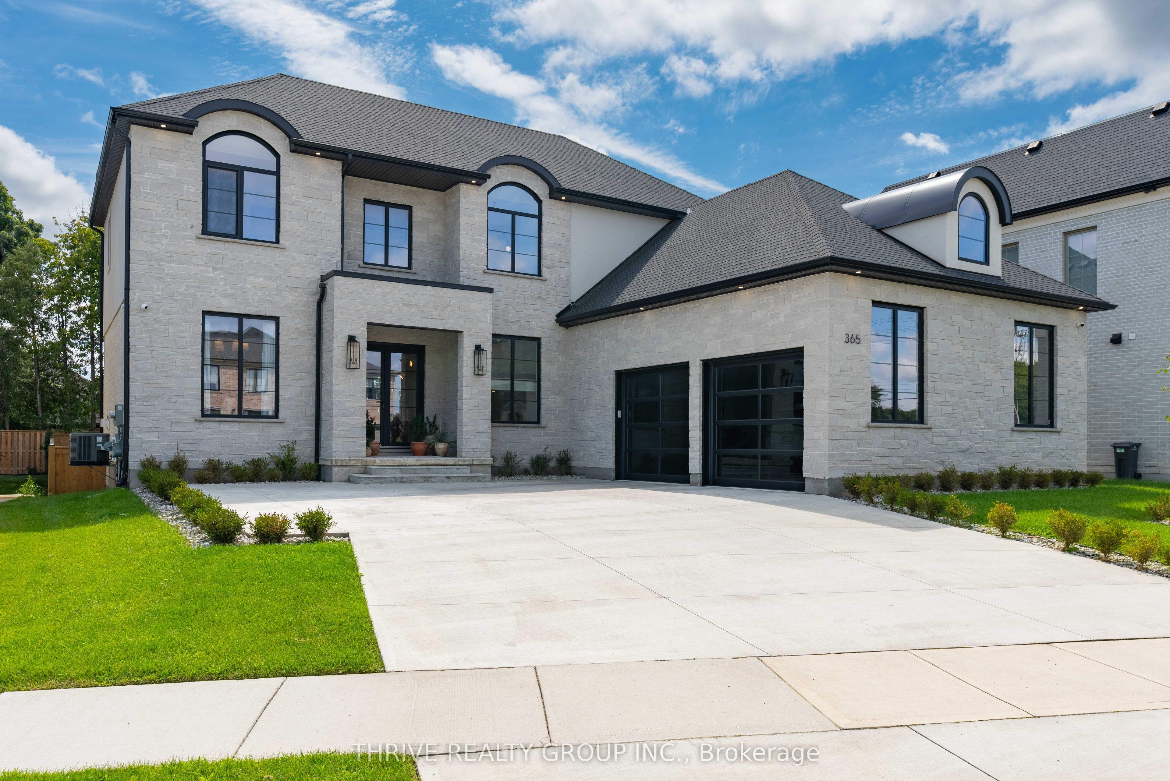 365 MANHATTAN Drive Property Photo 1
