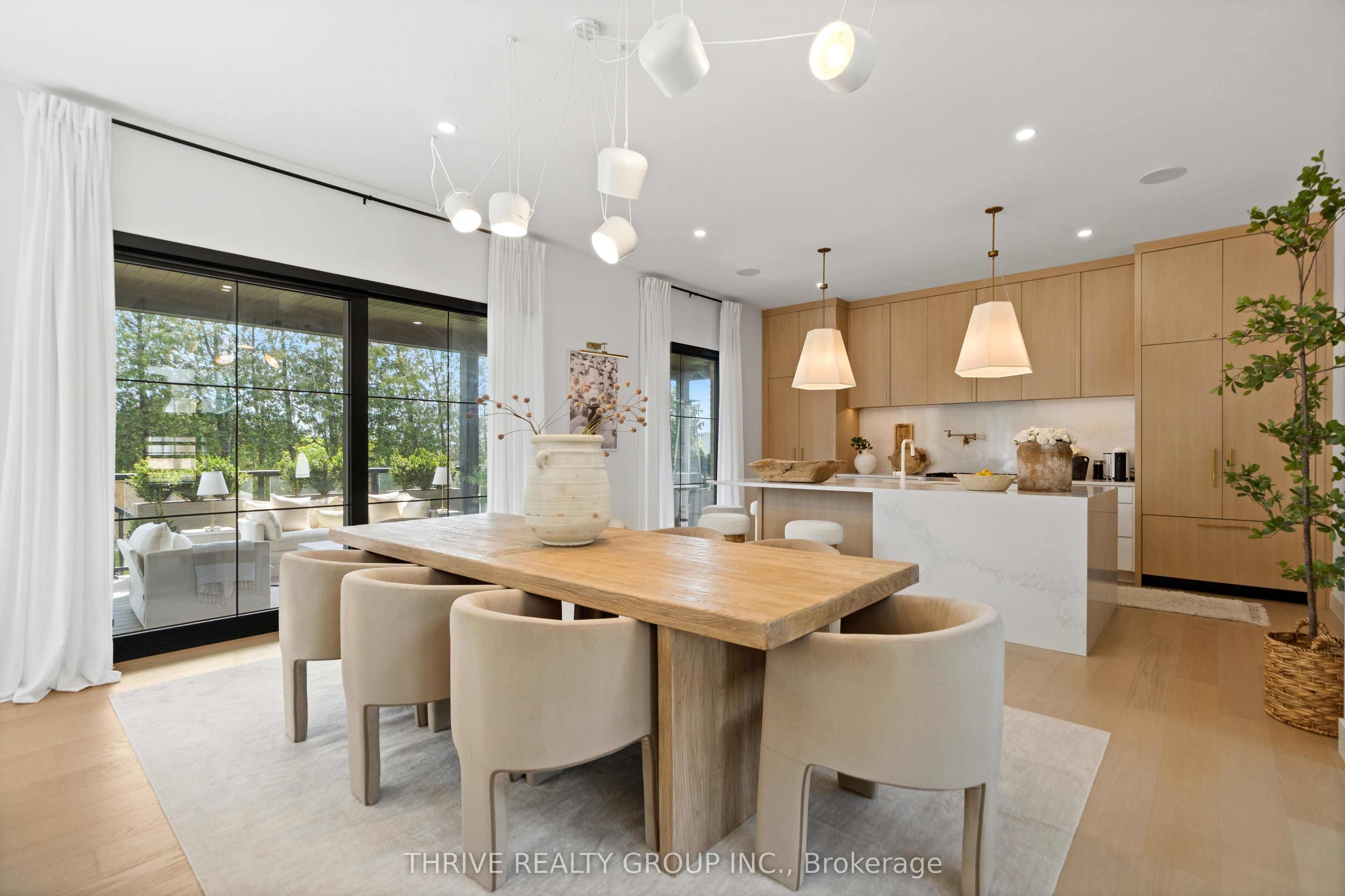 365 Manhattan Drive Property Photo 7