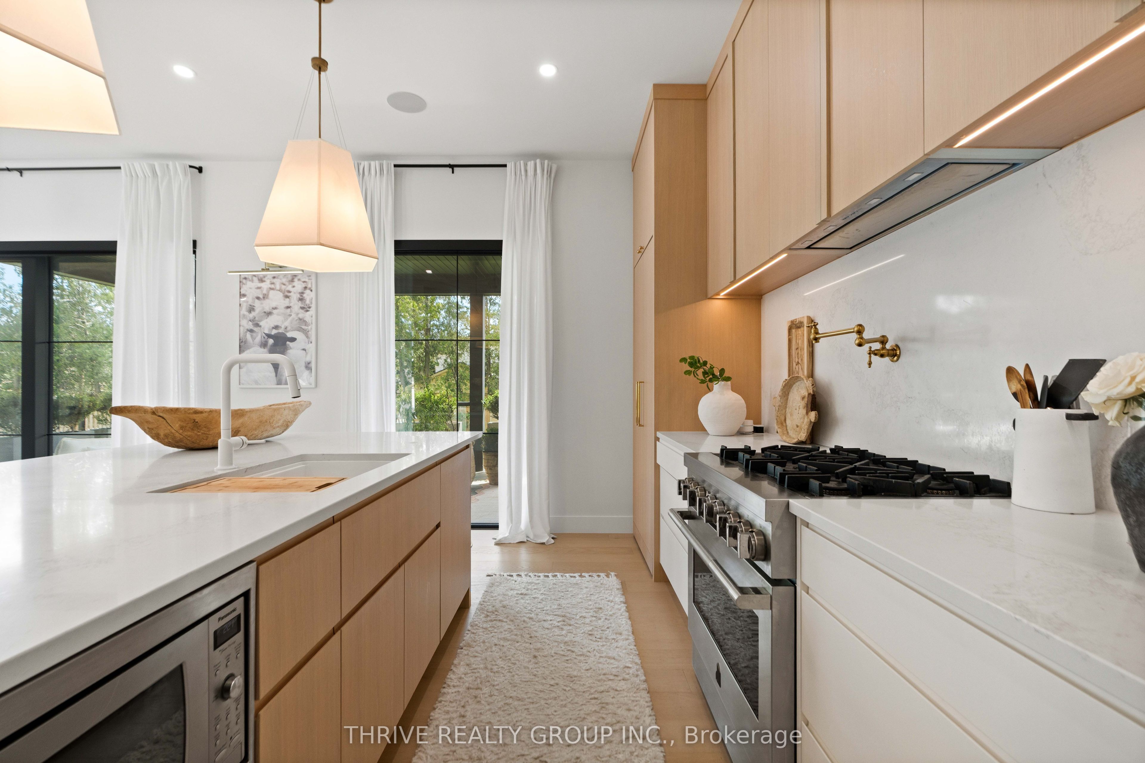 365 Manhattan Drive Property Photo 9