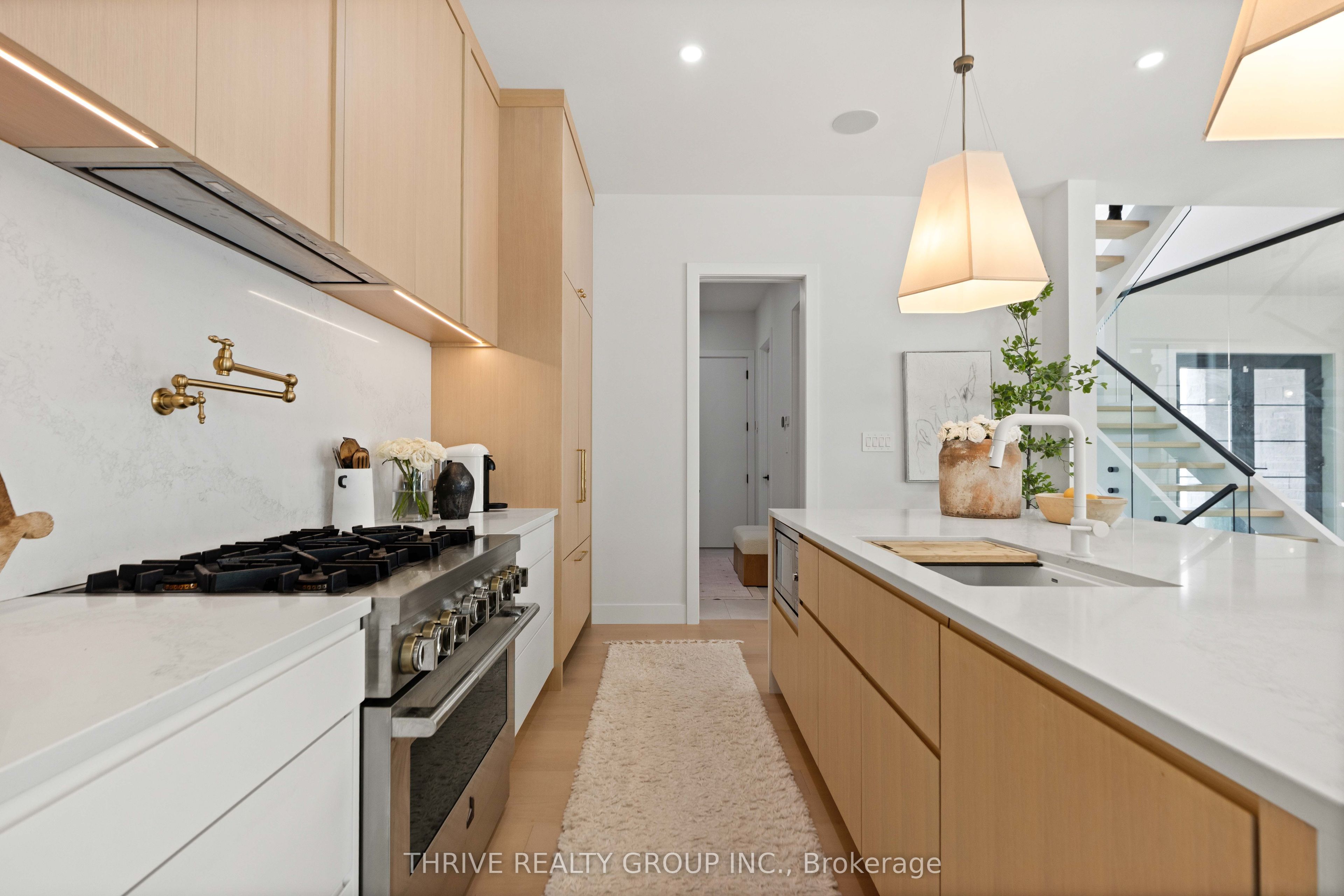 365 Manhattan Drive Property Photo 10
