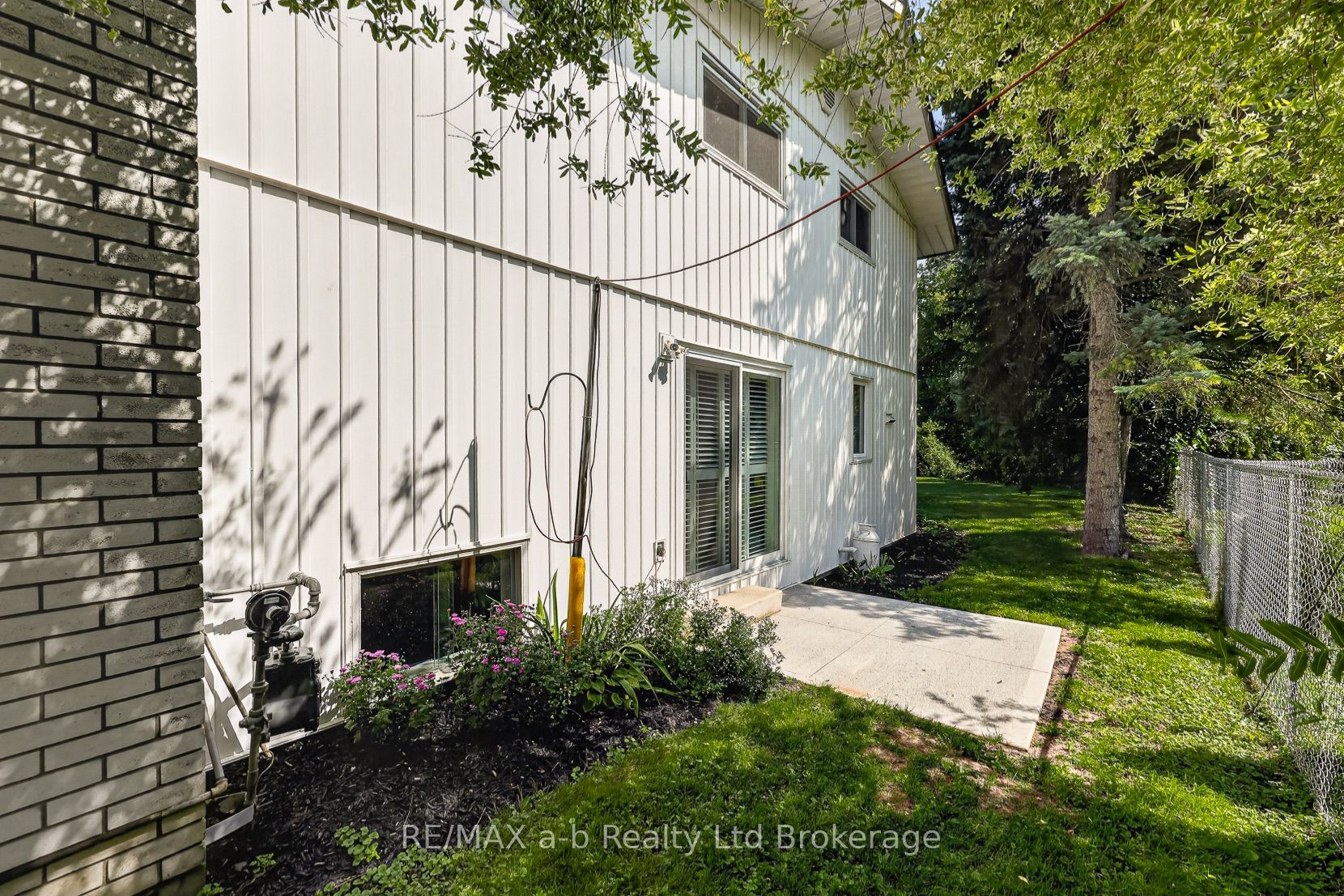 10 Pitcher Street Property Photo 23