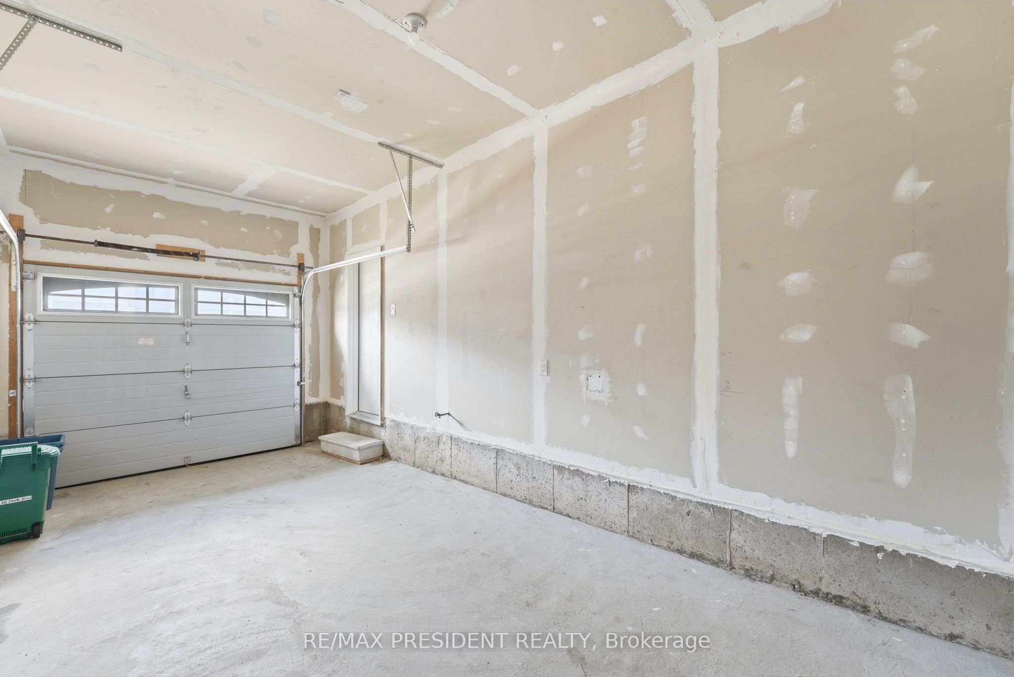 10 Poole Street Property Photo 40