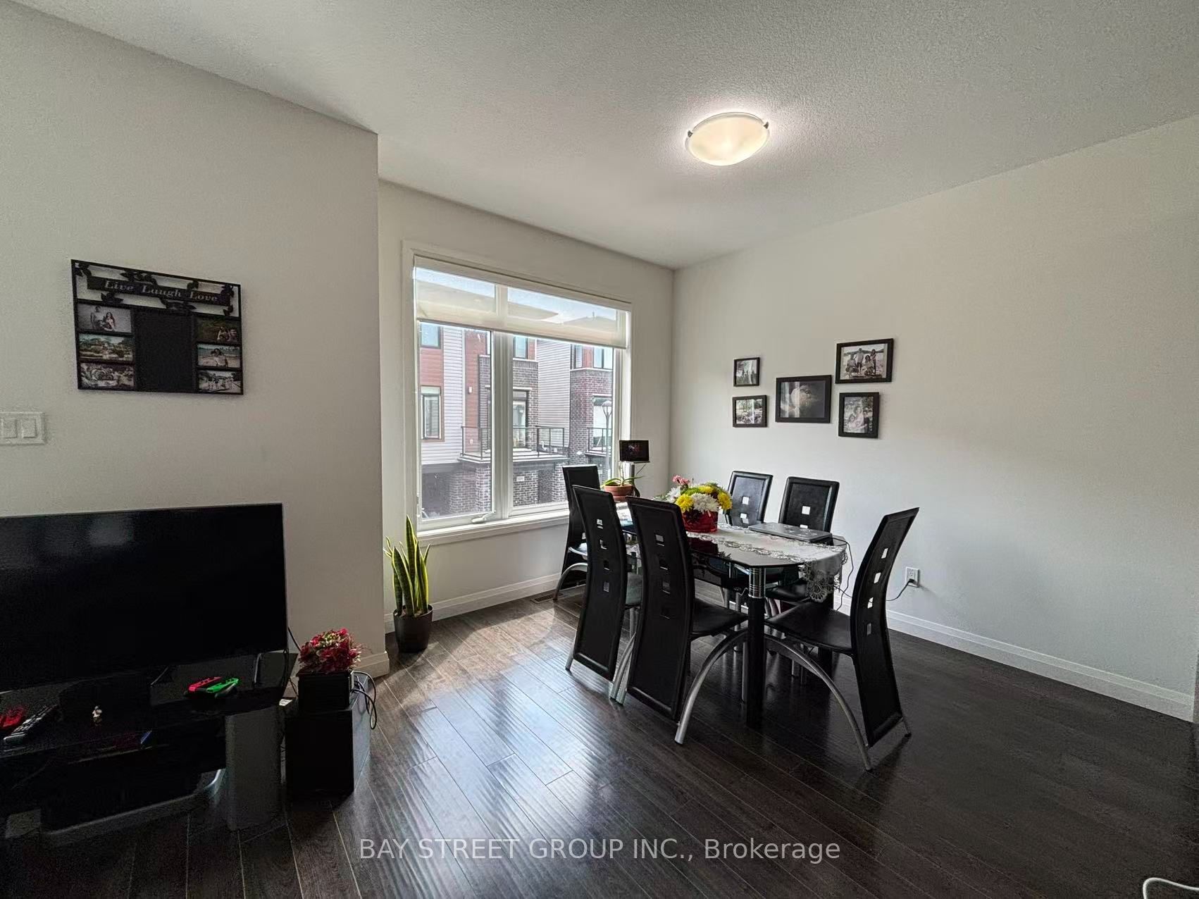 3260 Singleton Avenue 106 Property Photo 8