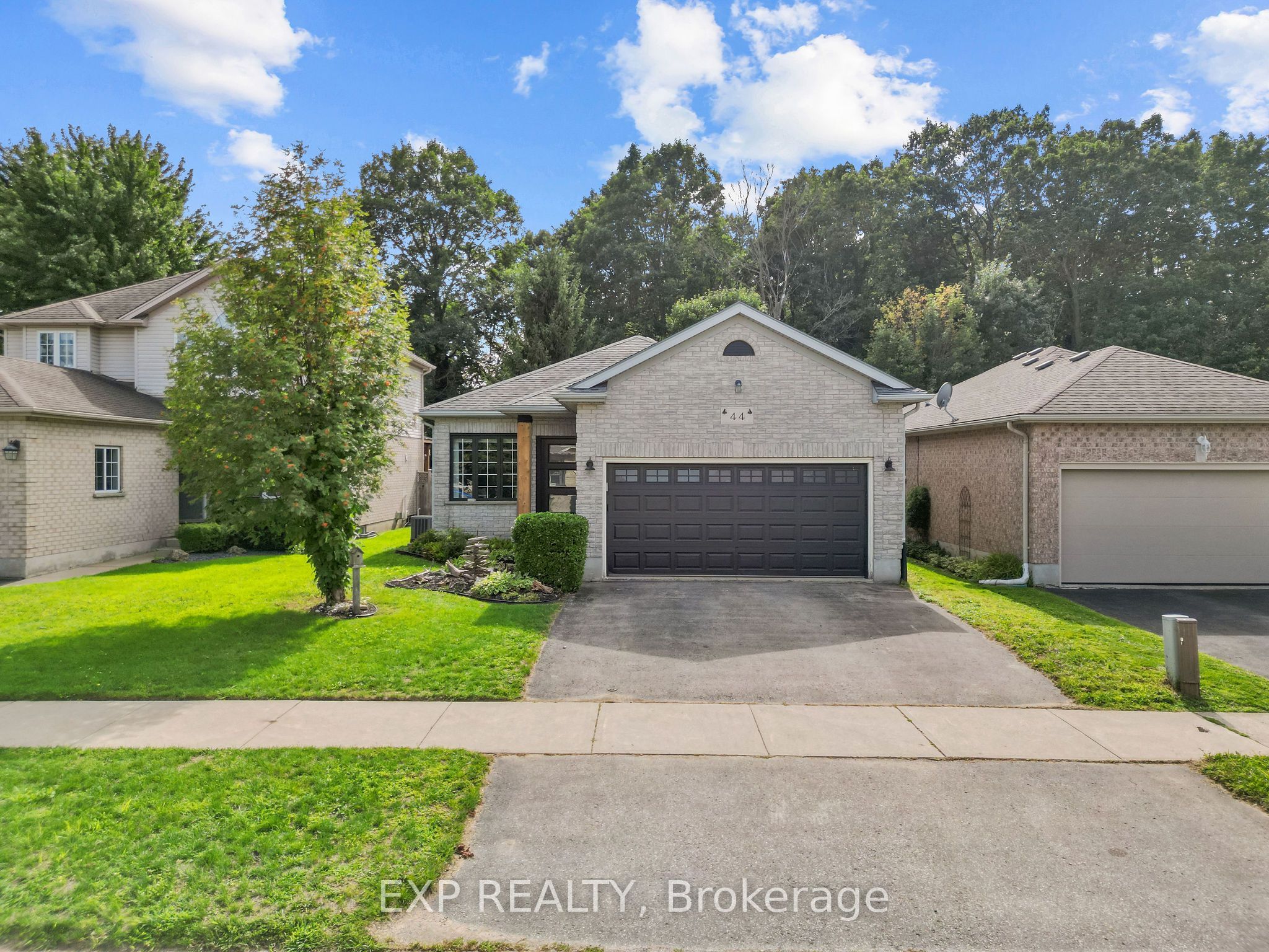 44 Juniper Crescent Property Photo 1
