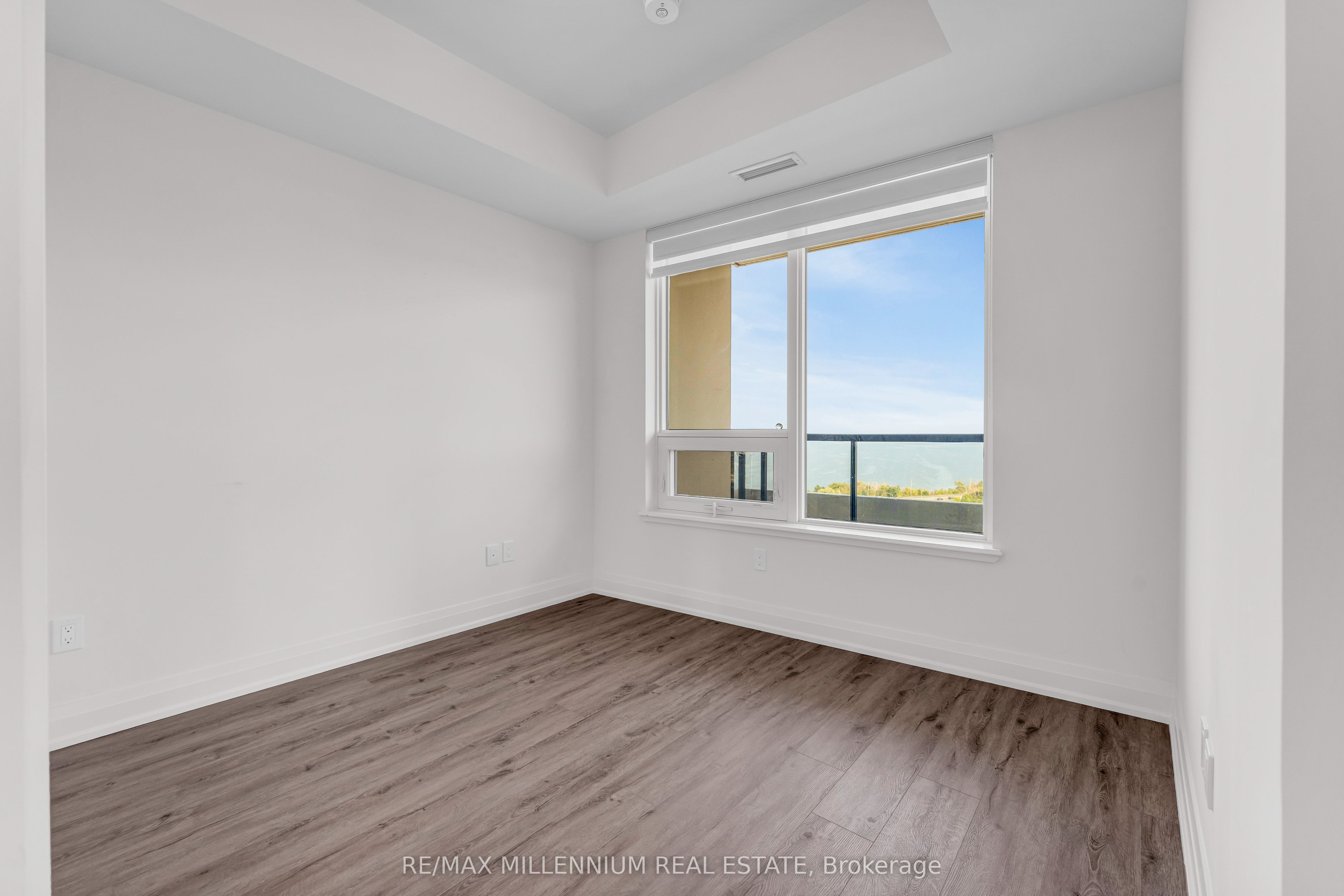 385 Winston Road 1011 Property Photo 24