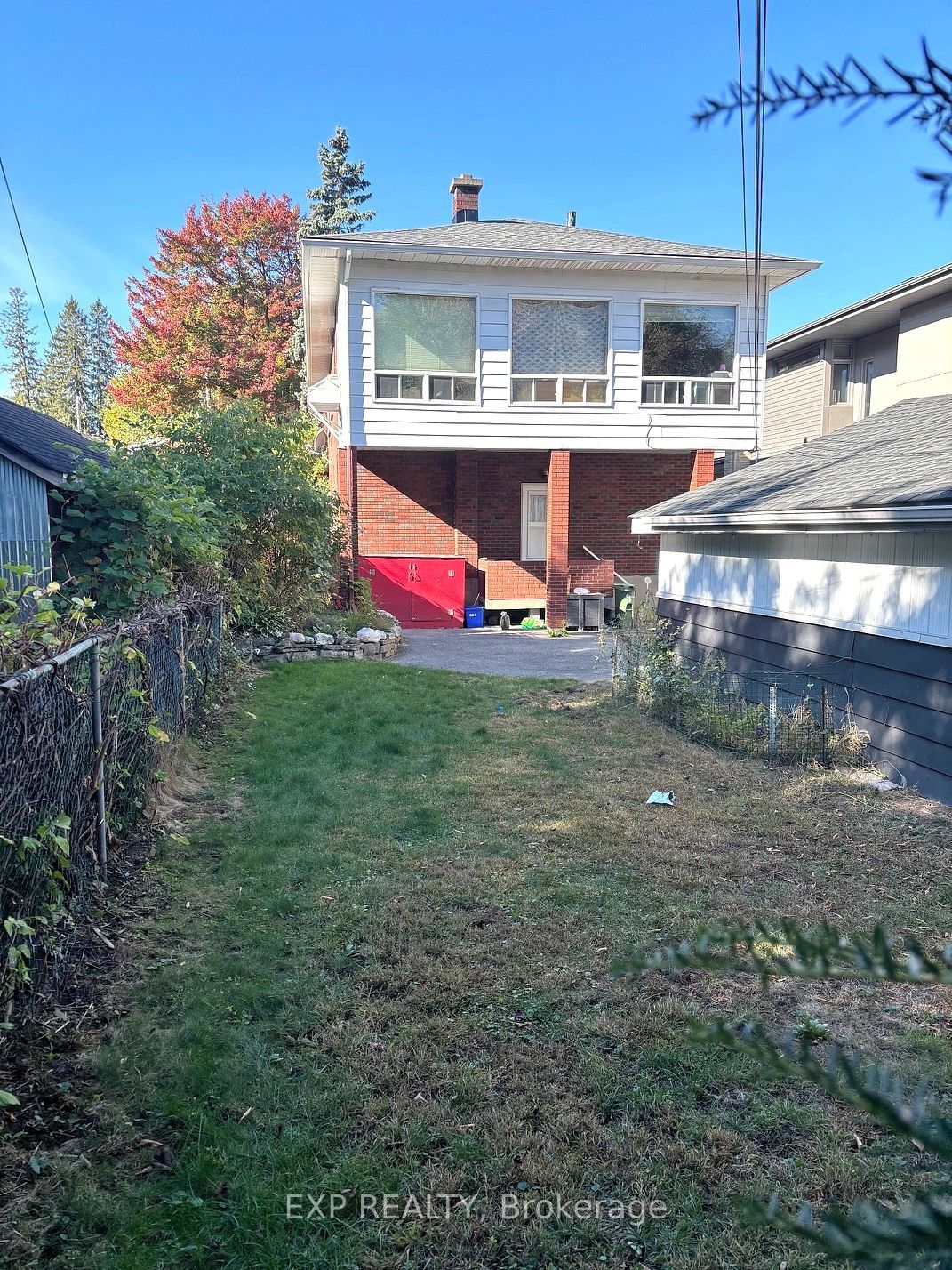 527 Laderoute Avenue Property Photo 7