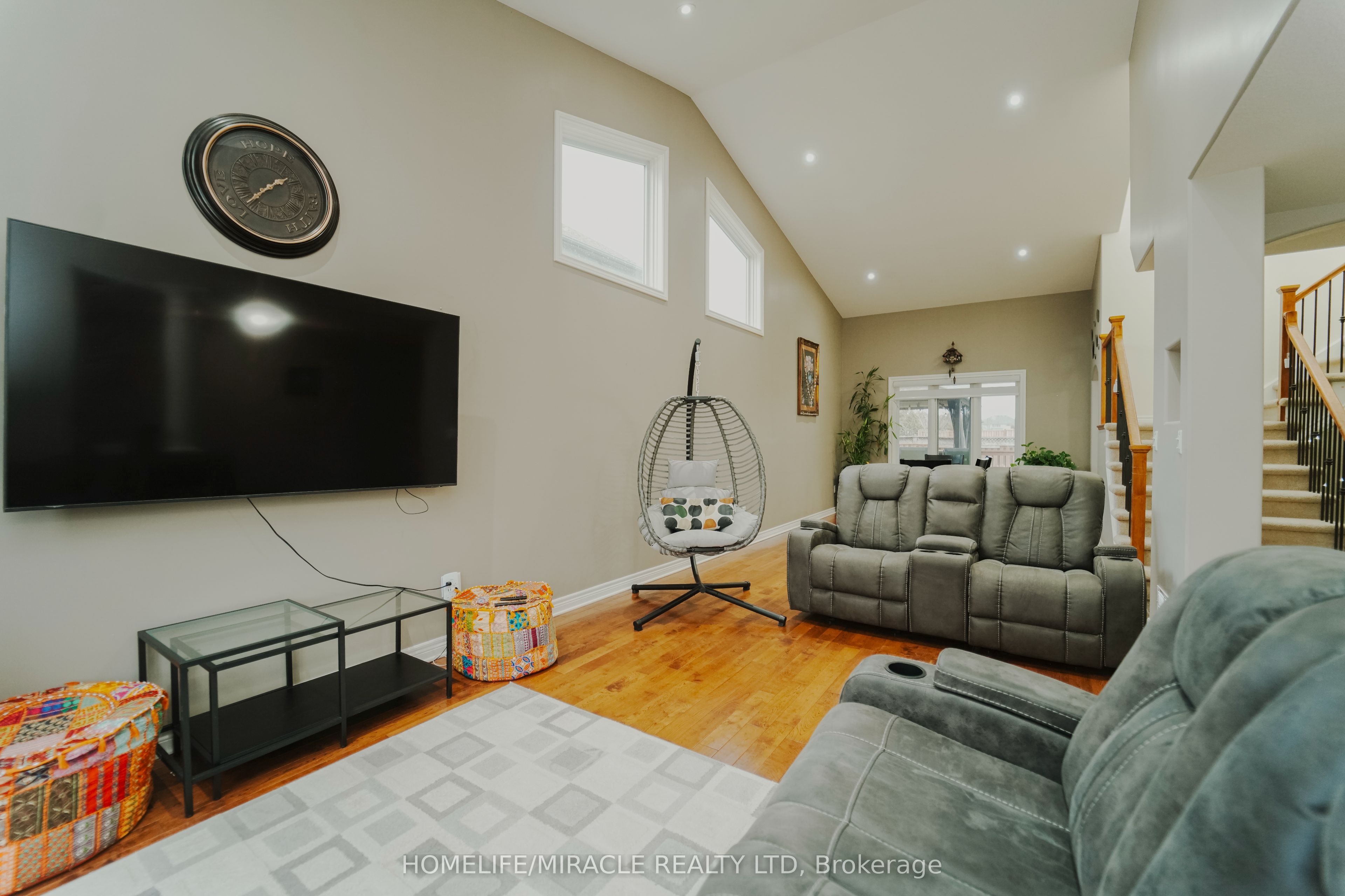 6978 Shannon Drive Property Photo 4