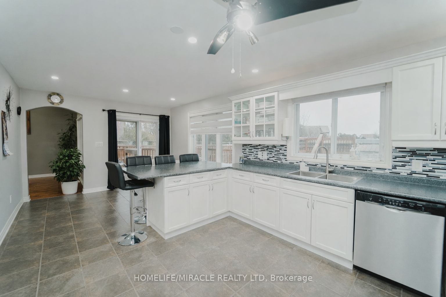 6978 Shannon Drive Property Photo 11