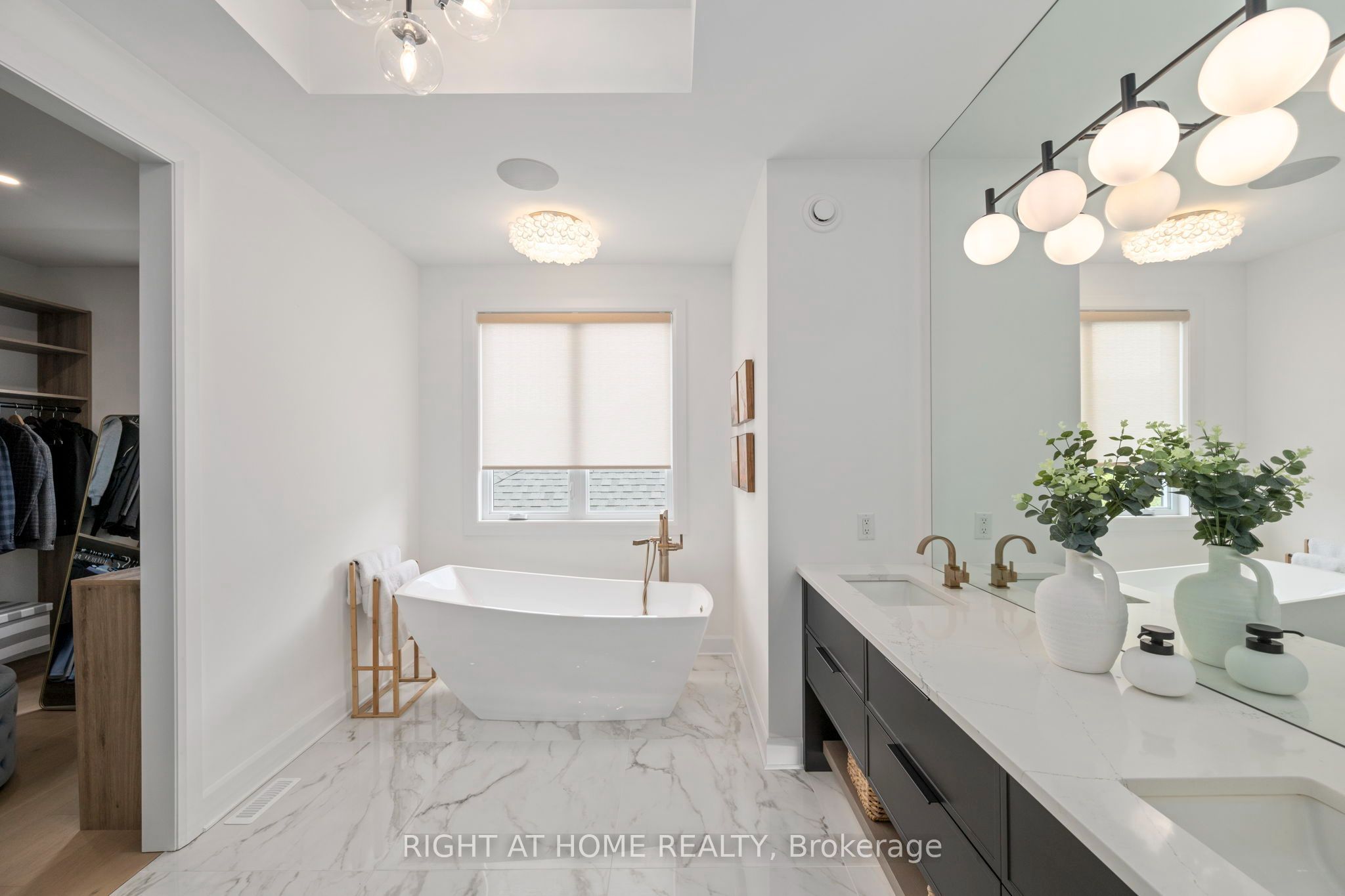 372 Manhattan Drive Property Photo 19