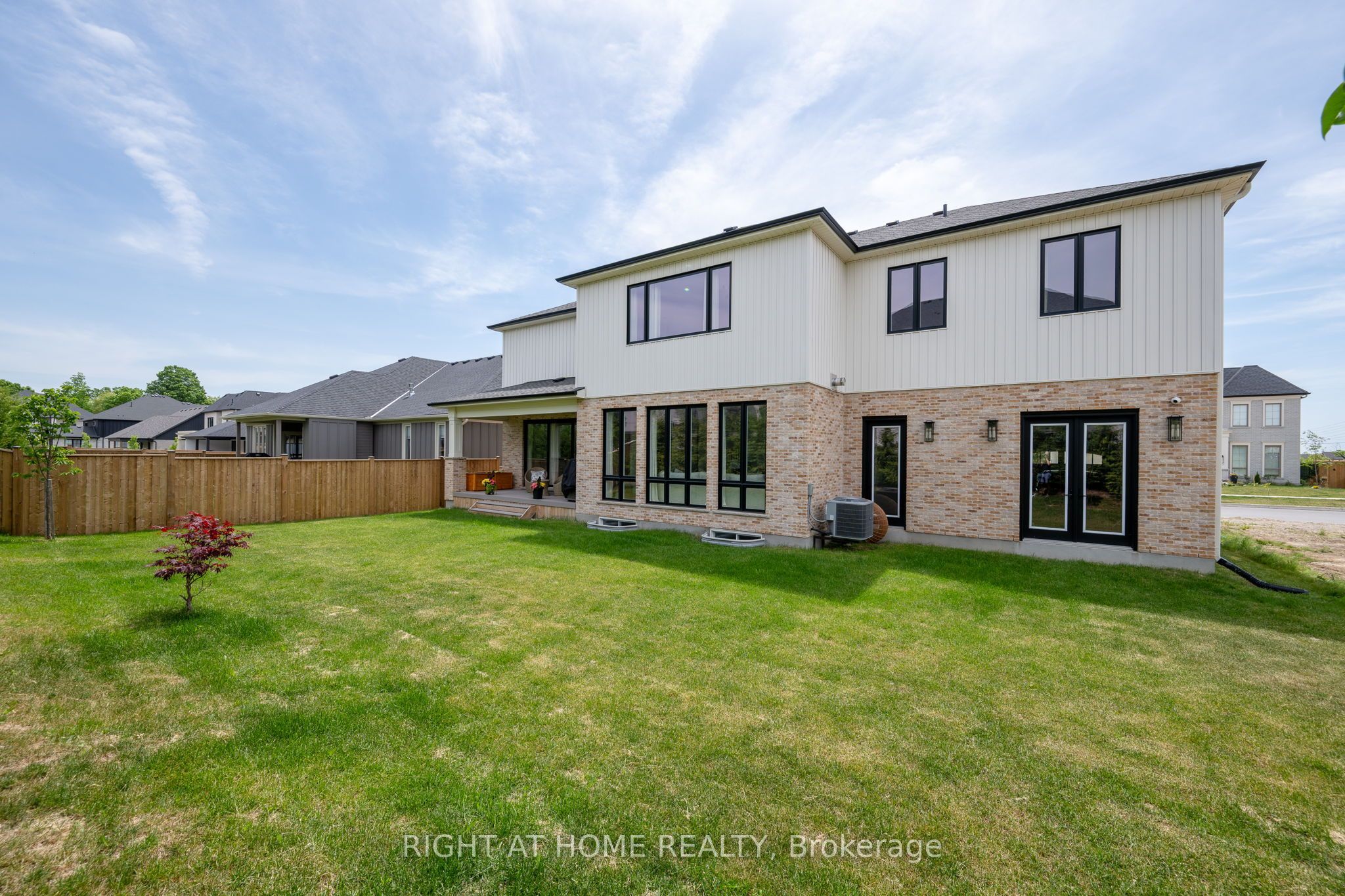 372 Manhattan Drive Property Photo 27